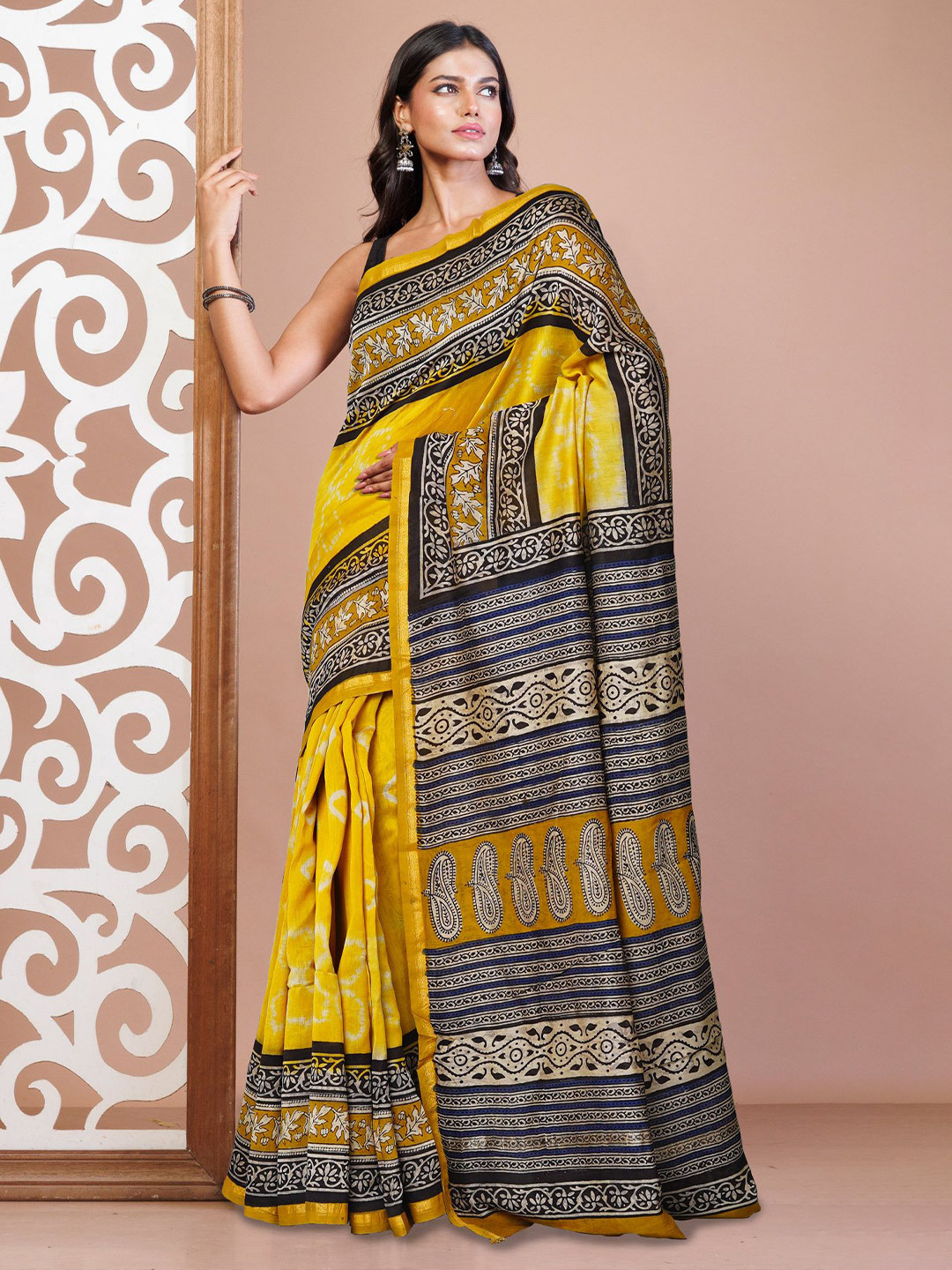 

Unnati Silks Tie and Dye Zari Handloom Bagru Saree, Yellow