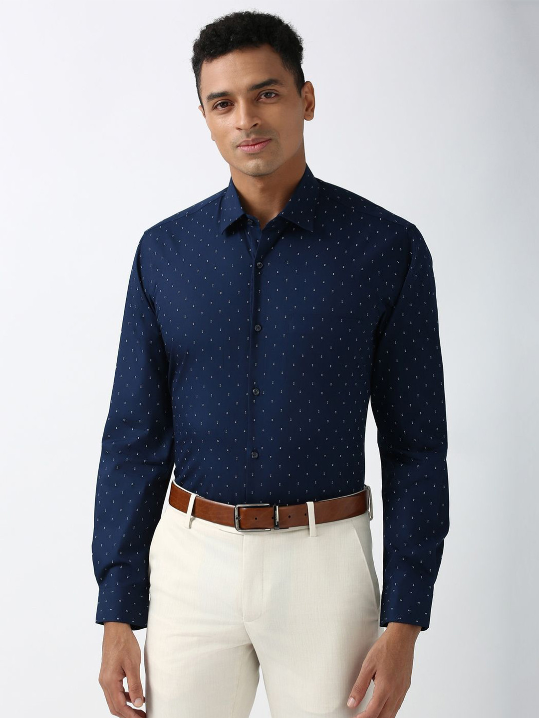 

Peter England Men Classic Spread Collar Geometric Printed Cotton Formal Shirt, Navy blue