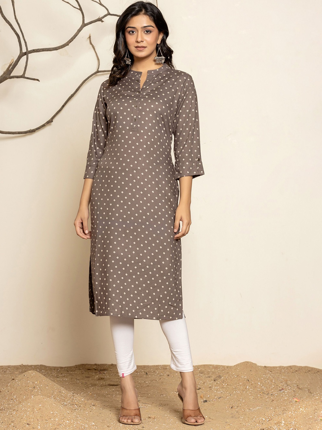 

Rouhab Bandhani Printed Mandarin Collar Straight Kurta, Brown