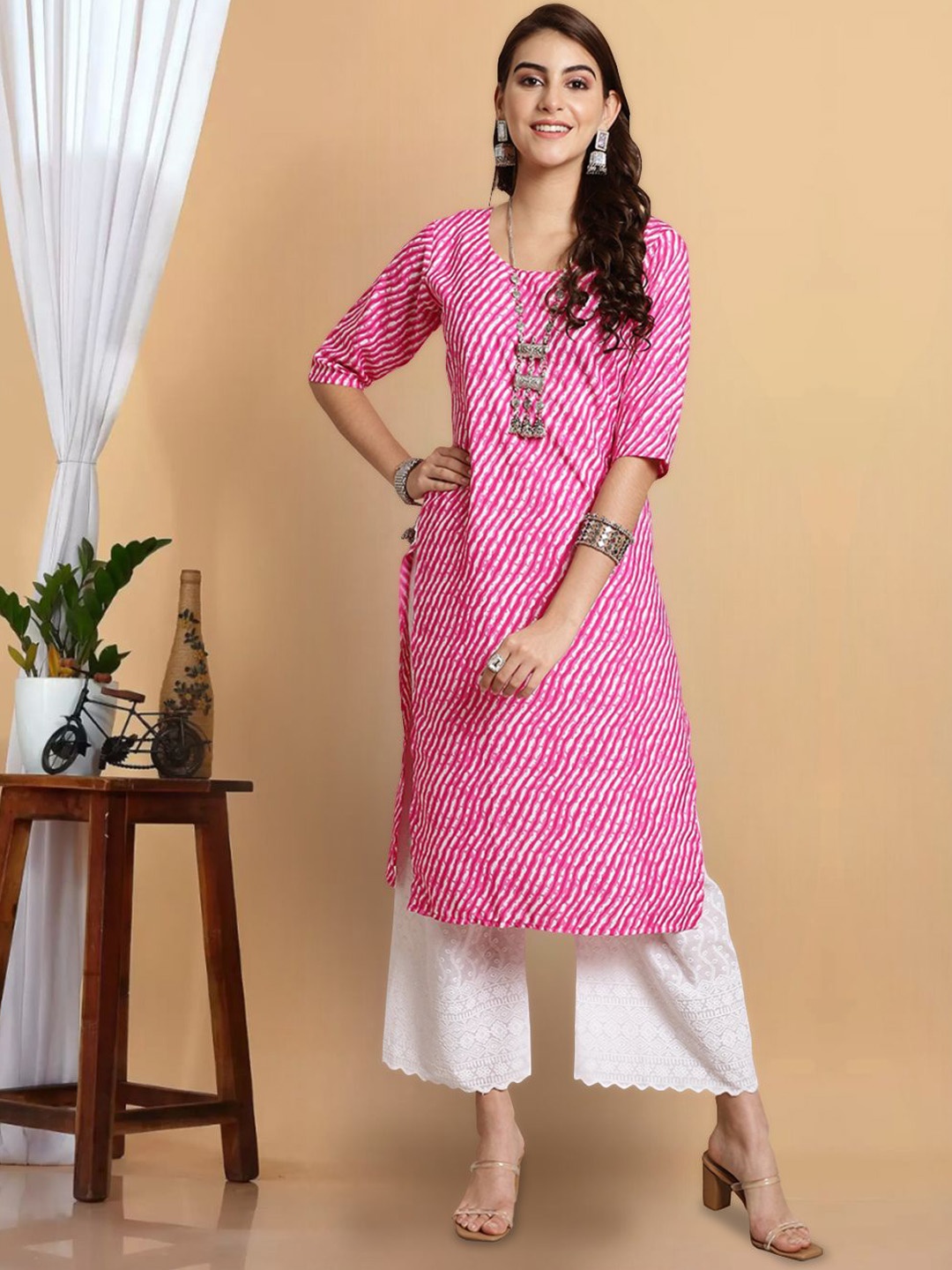 

7Threads Leheriya Printed Round Neck Straight Kurta, Pink