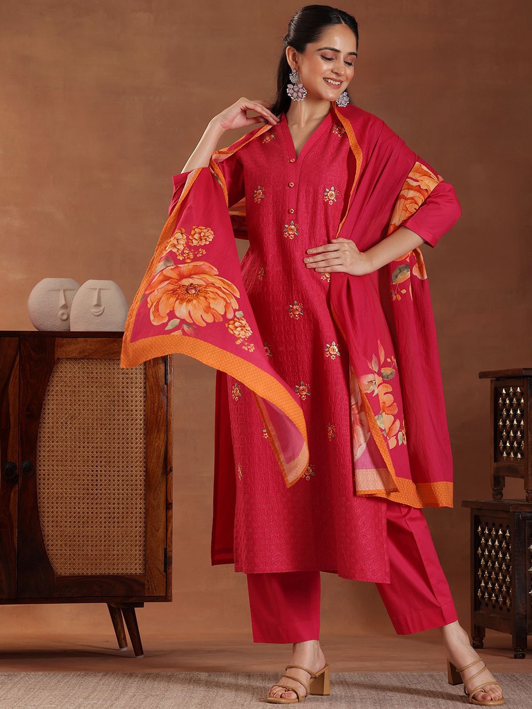 

Libas Floral Embroidered Thread Work Pure Cotton Straight Kurta with Trousers & Dupatta, Pink