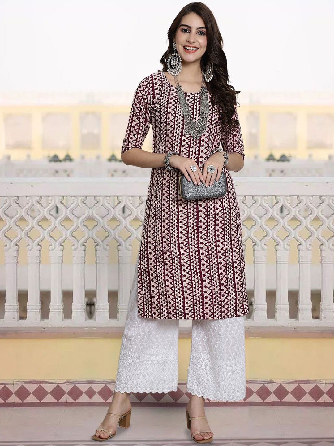 

7Threads Geometric Printed Round Neck Crepe Straight Kurta, Maroon