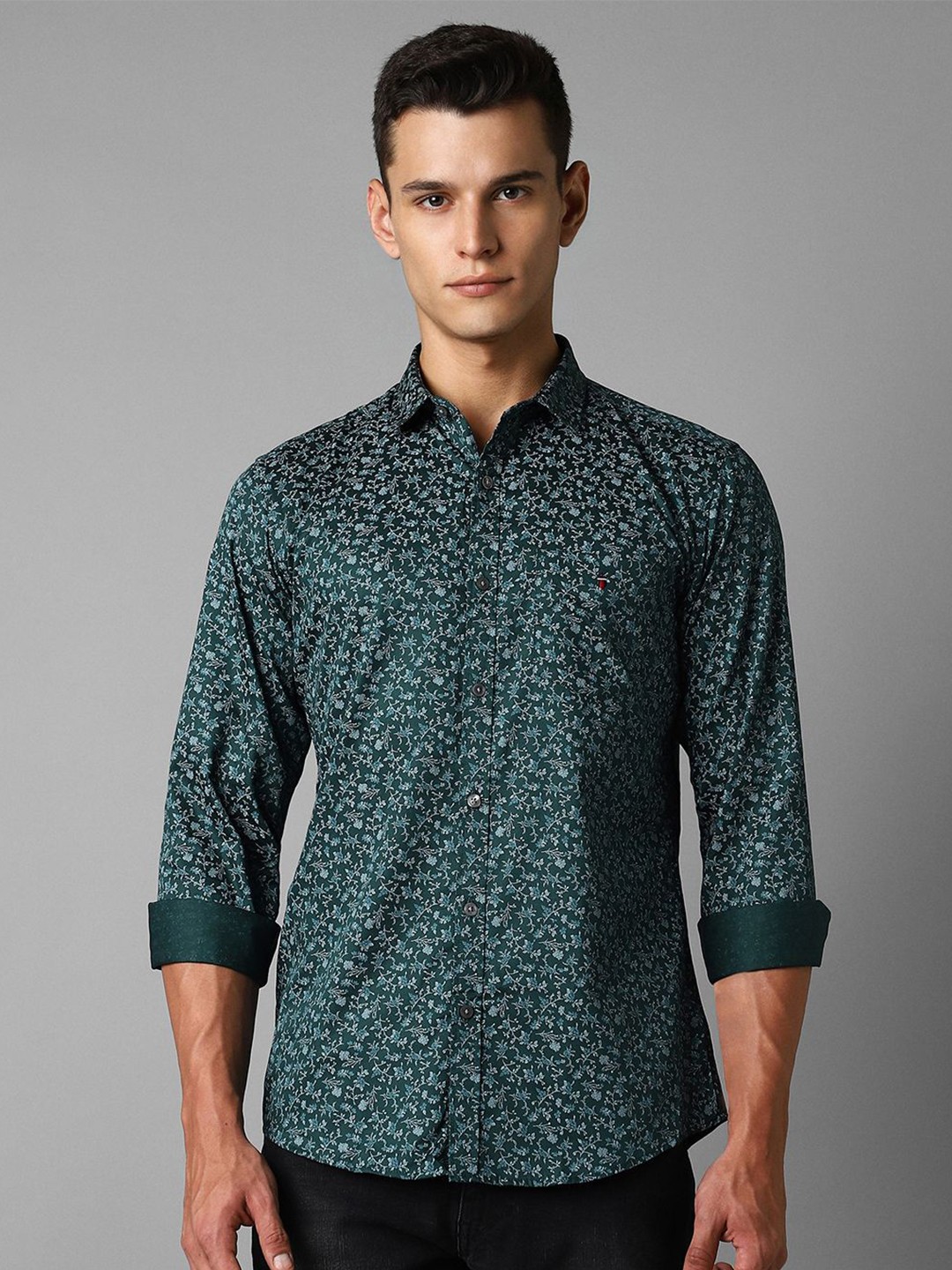 

Louis Philippe Sport Men Spread Collar Floral Printed Cotton Slim Fit Casual Shirt, Green