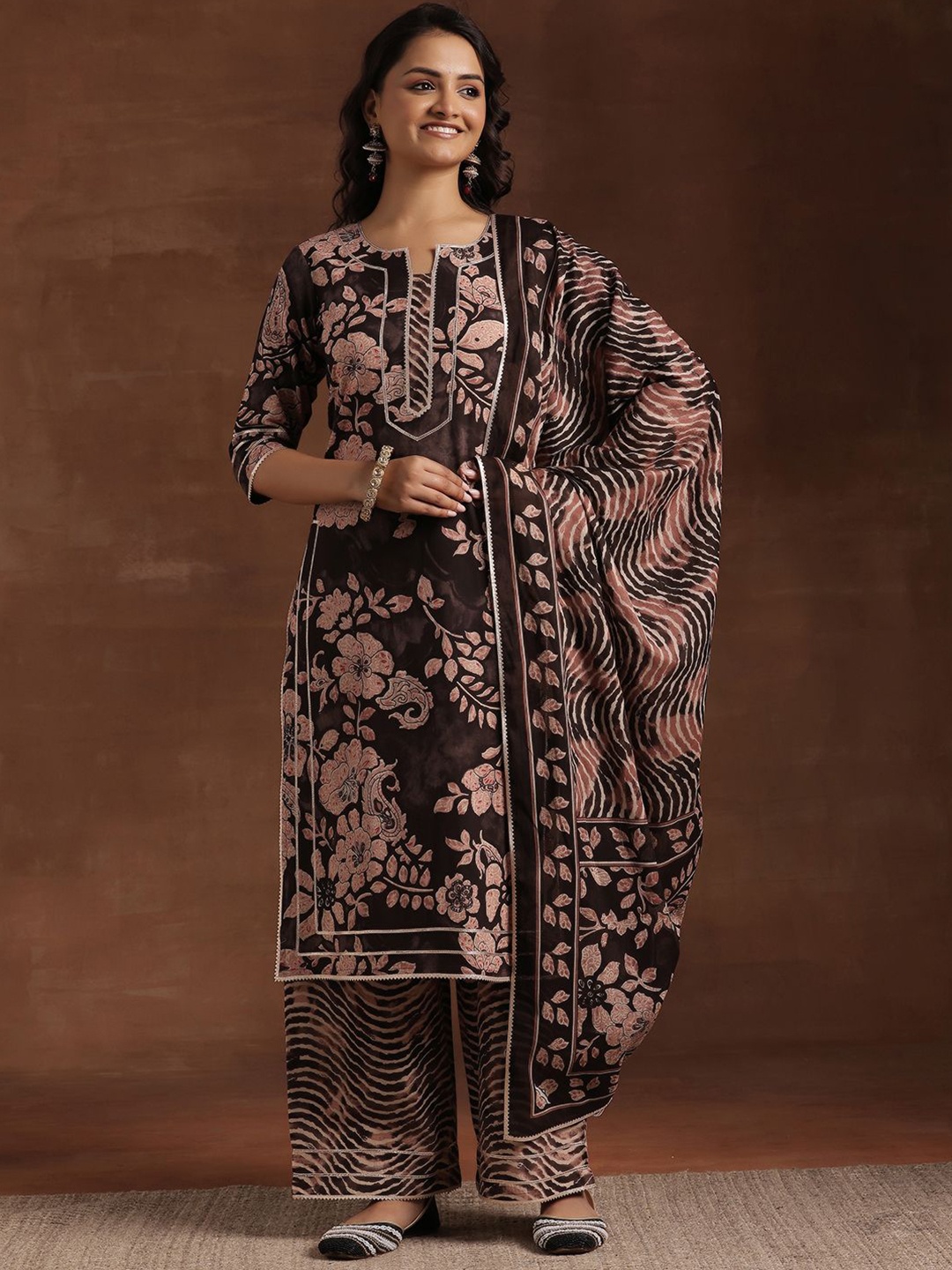 

Libas Floral Printed Gotta Patti Pure Cotton Straight Kurta With Palazzo & Dupatta, Black