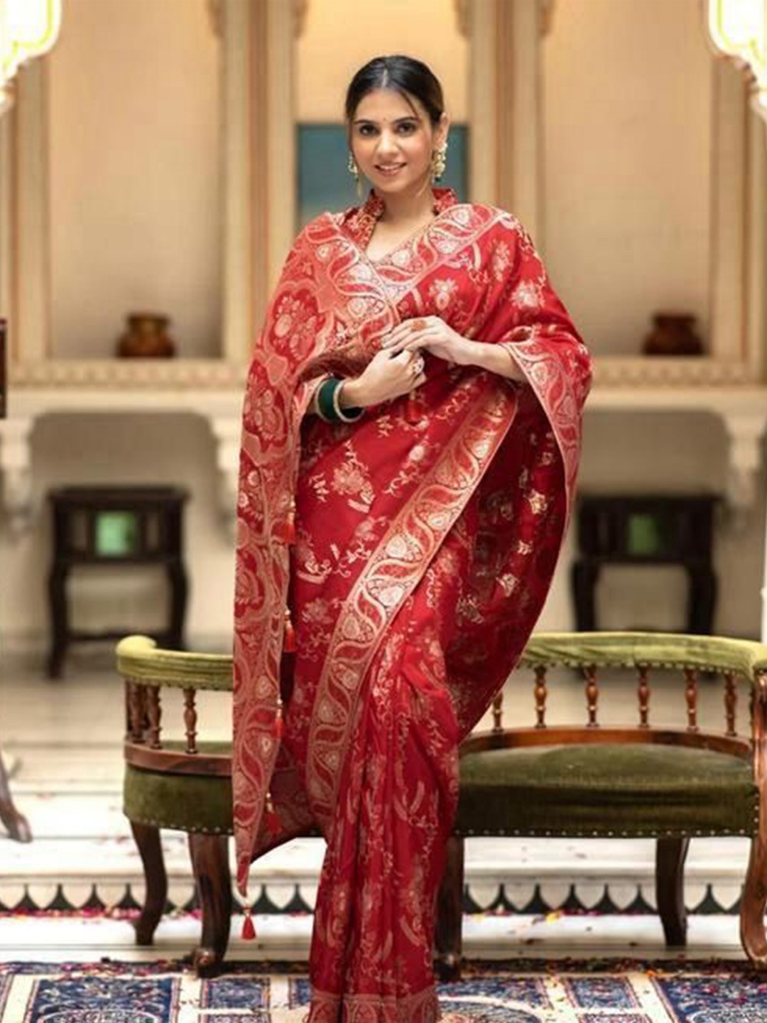 

Marziyaa Floral Zari Silk Cotton Banarasi Saree, Red