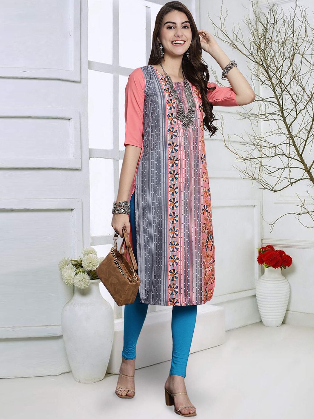 

7Threads Floral Printed Round Neck Straight Kurta, Peach