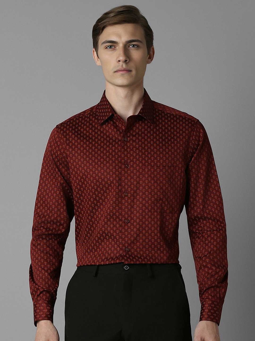 

Louis Philippe Men Spread Collar Floral Printed Cotton Slim Fit Formal Shirt, Maroon