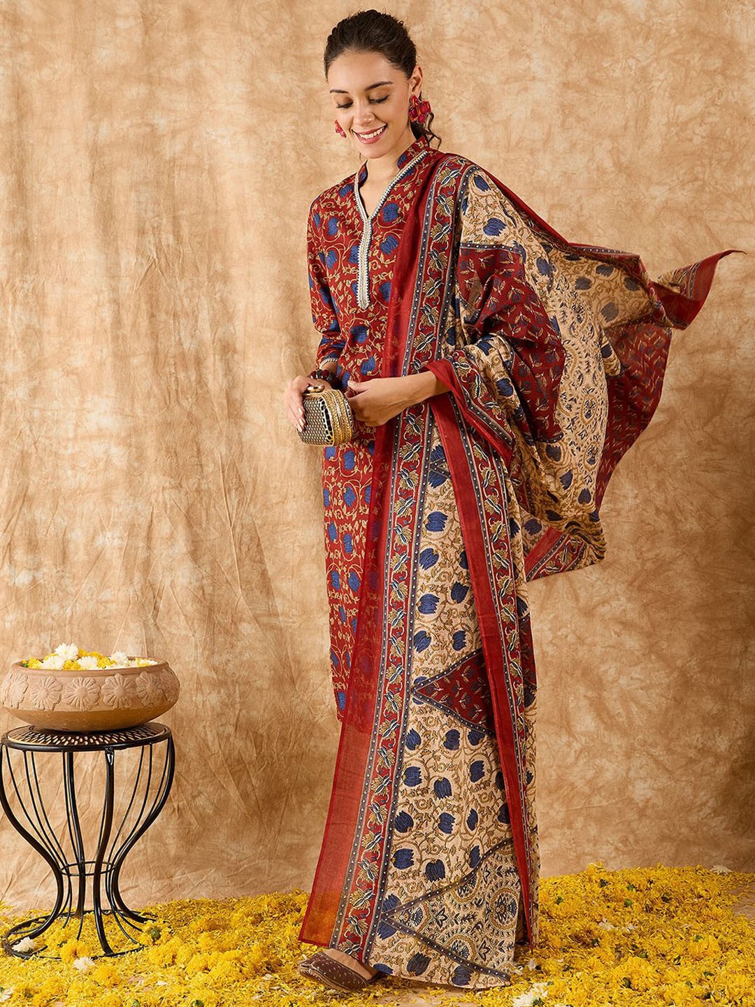 

Indo Era Floral Printed Straight Pure Cotton Kurta with Palazzos & Dupatta, Red