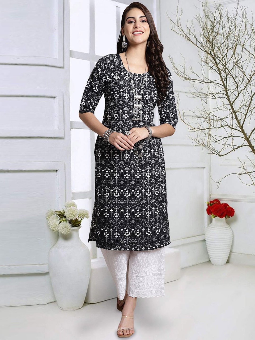 

7Threads Floral Printed Round Neck Straight Kurta, Black