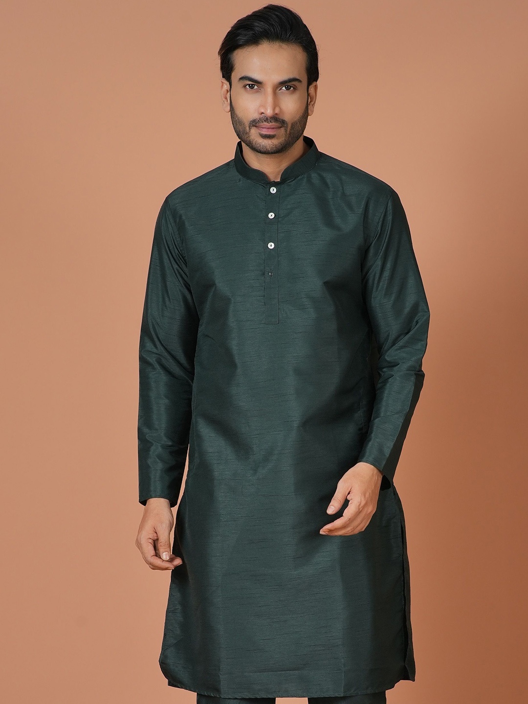 

Sayisha Mandarin Collar Long Sleeves Silk Straight kurta, Olive