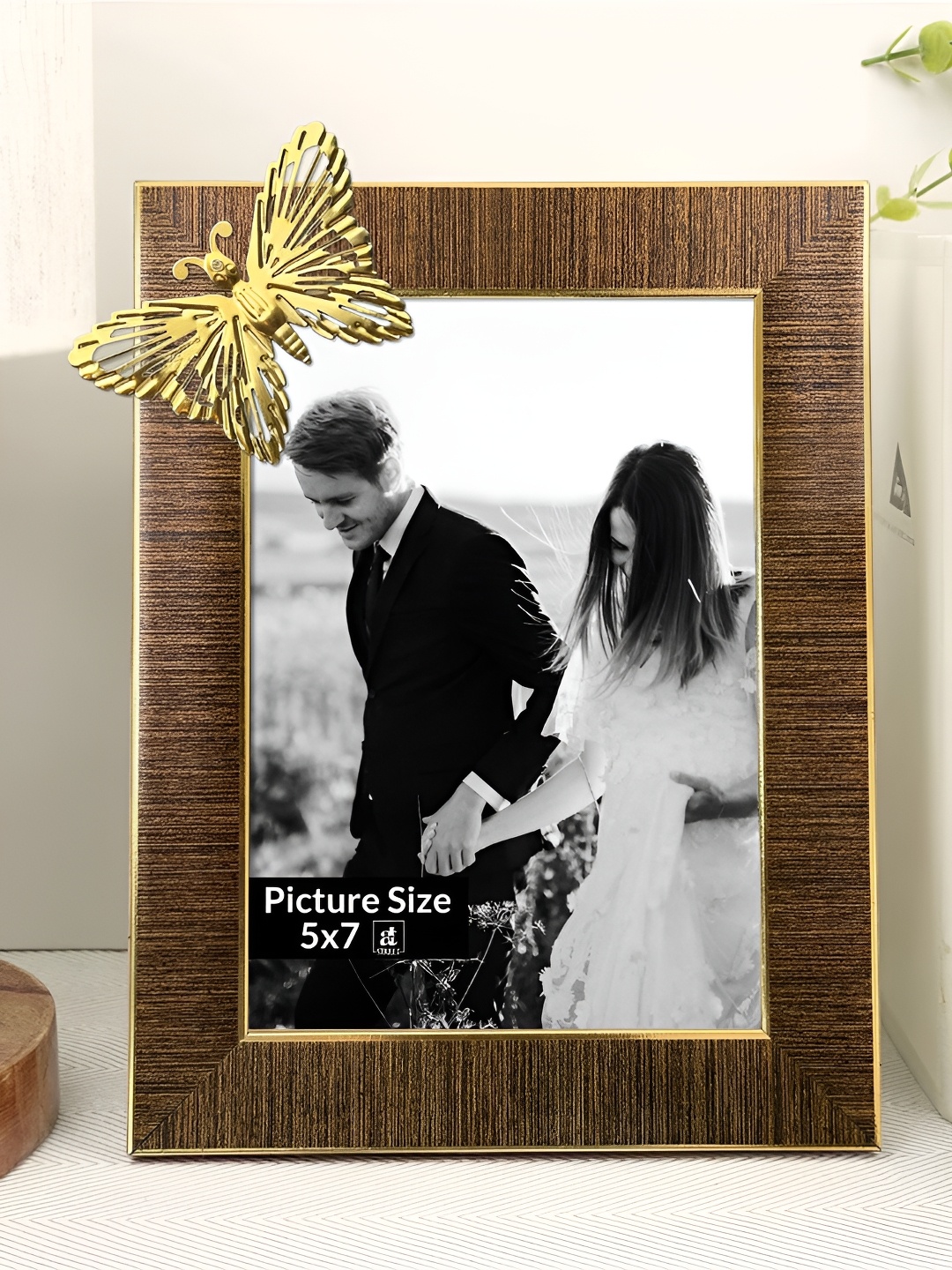 

Art Street Copper-Toned 1 Pieces Wood Table Photo Frames