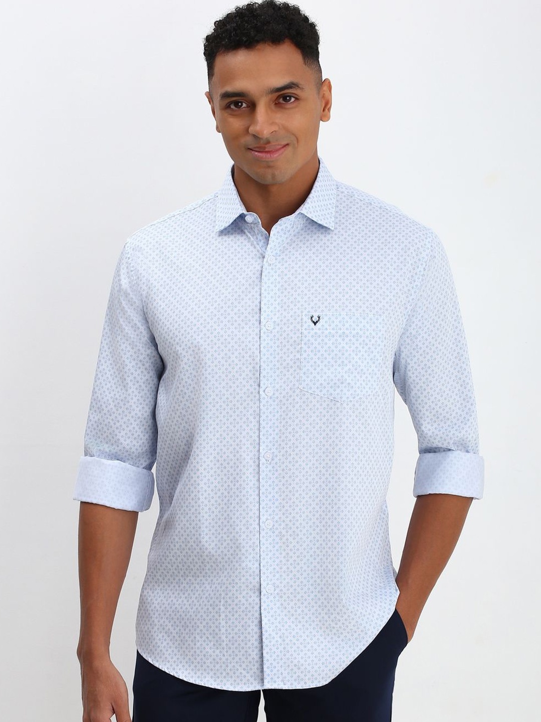 

Allen Solly Men Spread Collar Floral Printed Cotton Slim Fit Casual Shirt, Blue