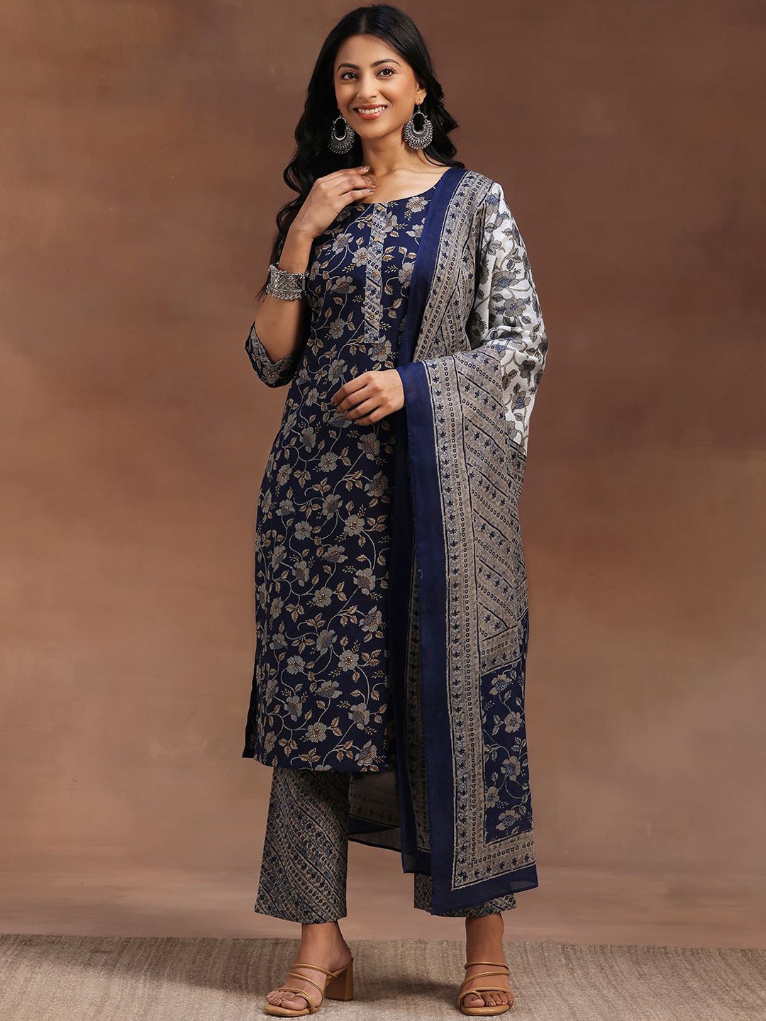 

Libas Floral Printed Pure Cotton Kurta with Trousers & Dupatta, Blue