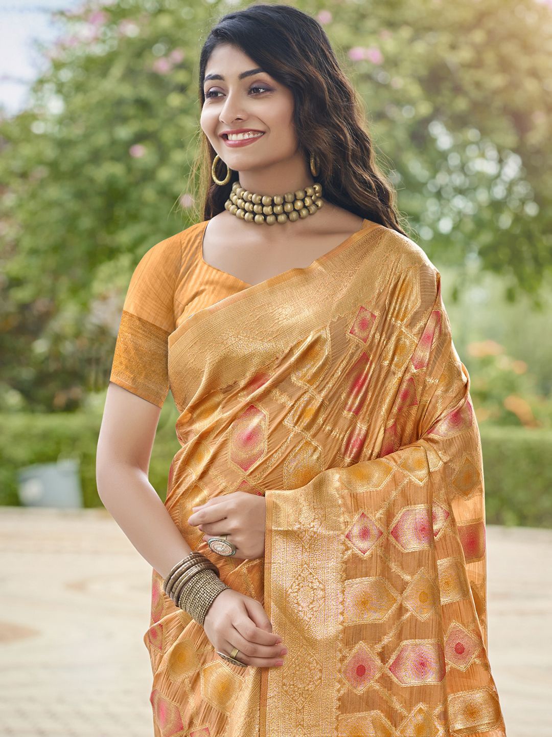 

Exclusiva Woven Design Zari Organza Saree, Gold