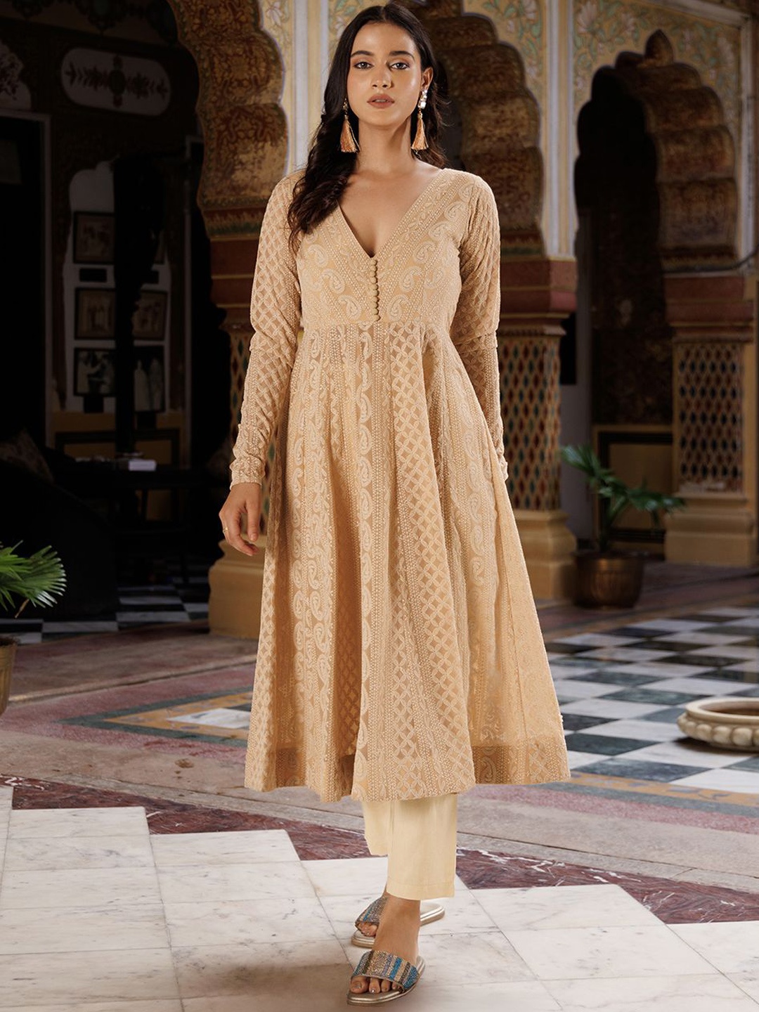 

Ragavi Paisley Embroidered Chikankari Georgette Anarkali Kurta, Beige