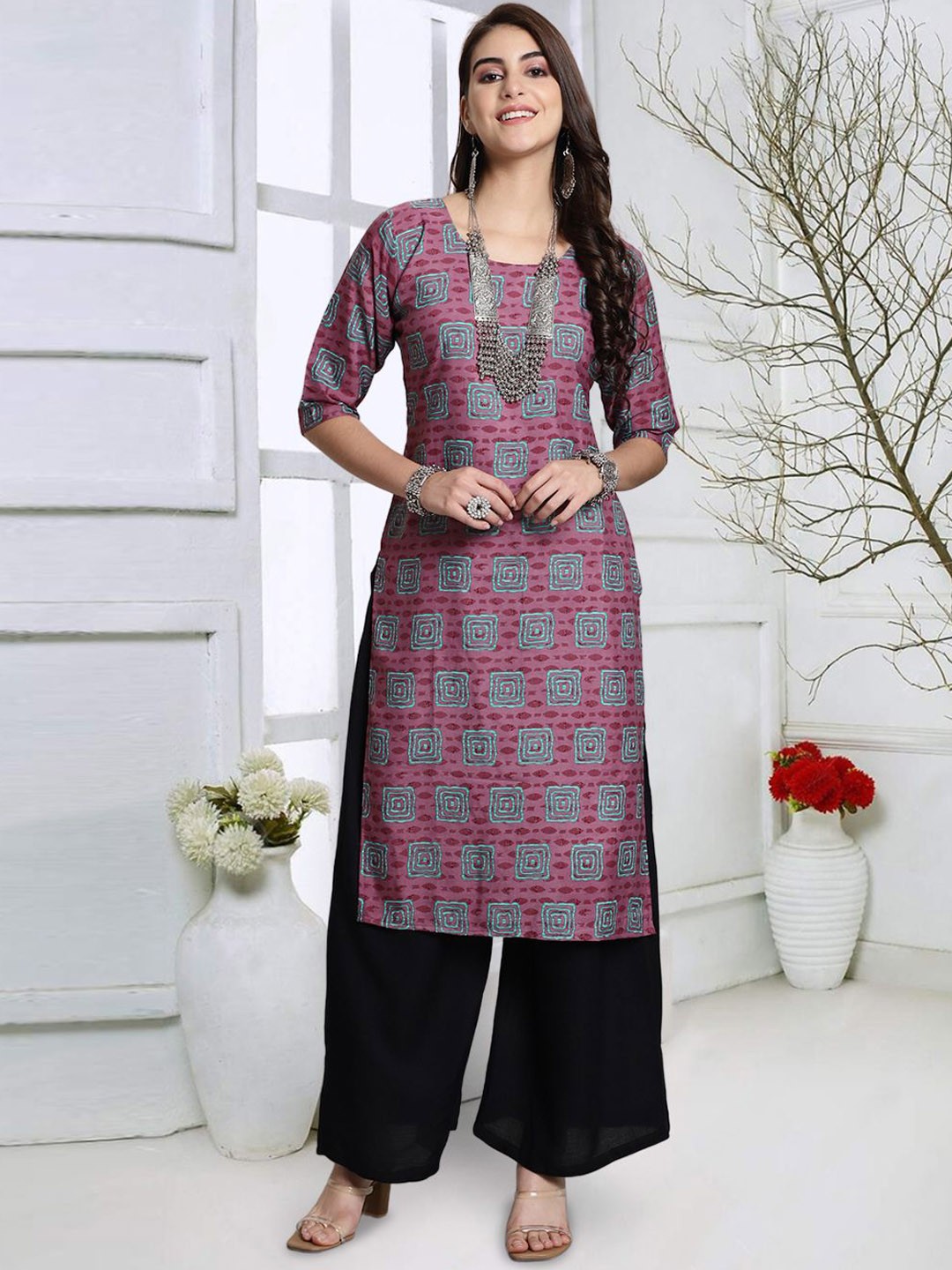 

7Threads Geometric Printed Round Neck Straight Kurta, Pink