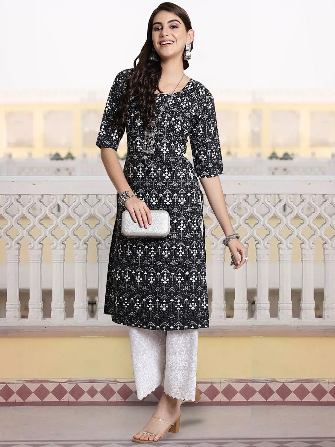 

7Threads Floral Printed Round Neck Straight Kurta, Black