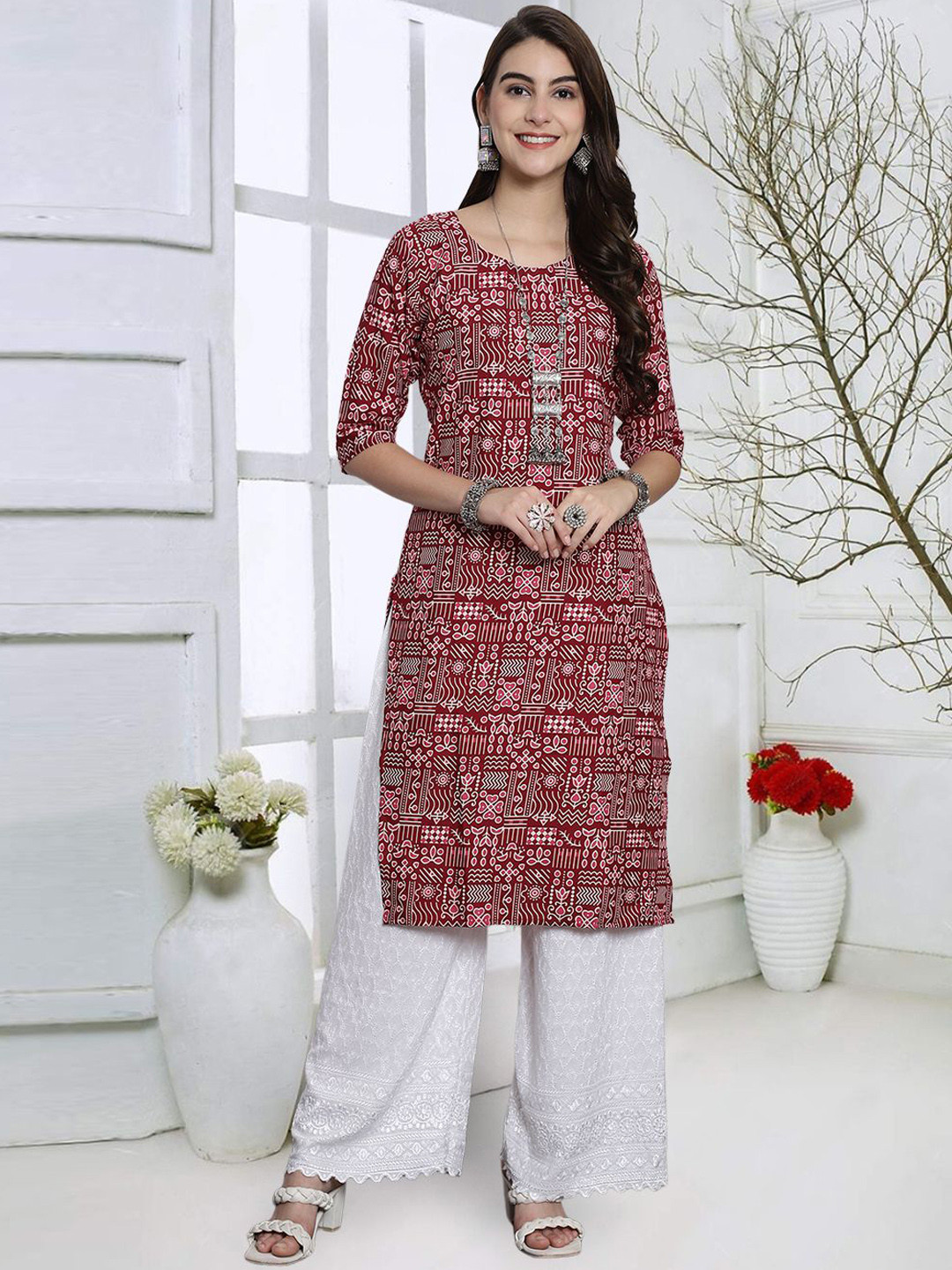

7Threads Floral Printed Round Neck Straight Kurta, Maroon
