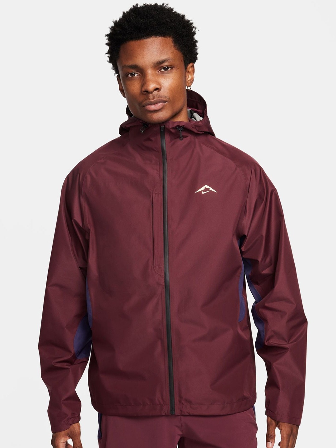

Nike Men Trail 'Cosmic Peaks' GORE-TEX INFINIUM Running Jacket, Brown