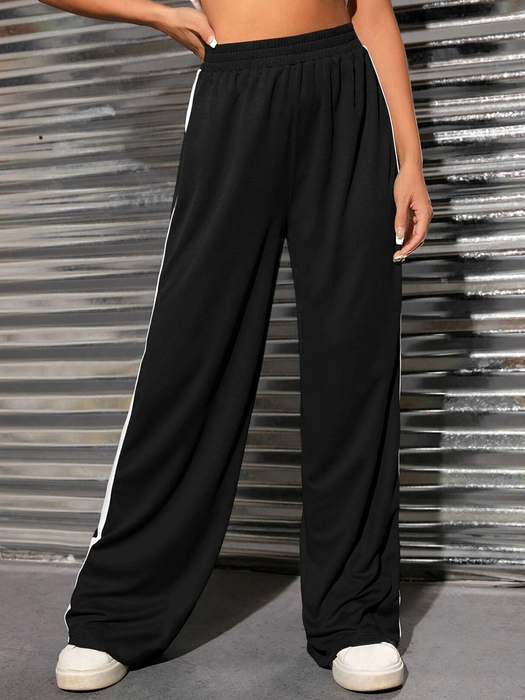 

Stylecast X Slyck Women Comfort Loose Fit High-Rise Pleated Track pant, Black