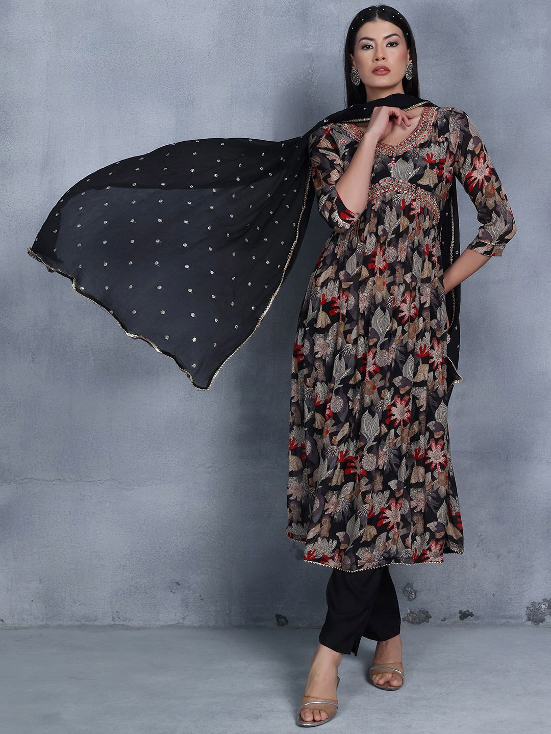 

Rang by Indya Floral Printed Thread Work Kurta with Trousers & Dupatta, Black