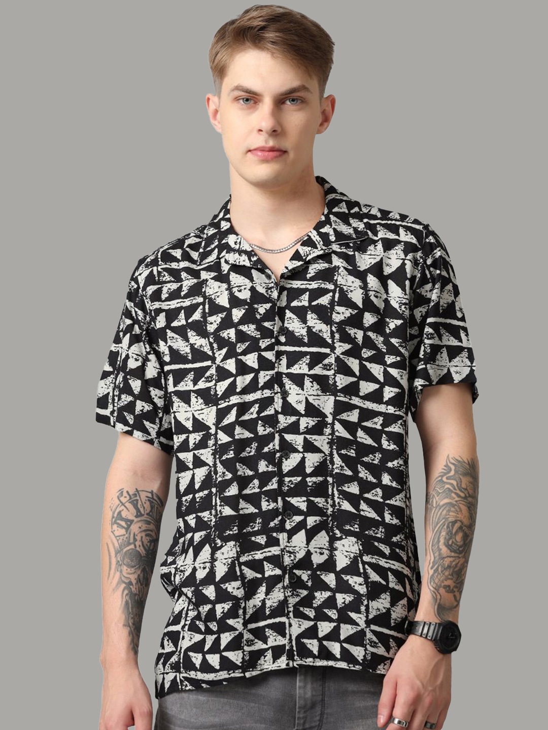 

Voi Jeans Men Spread Collar Abstract Printed Slim Fit Casual Shirt, Black