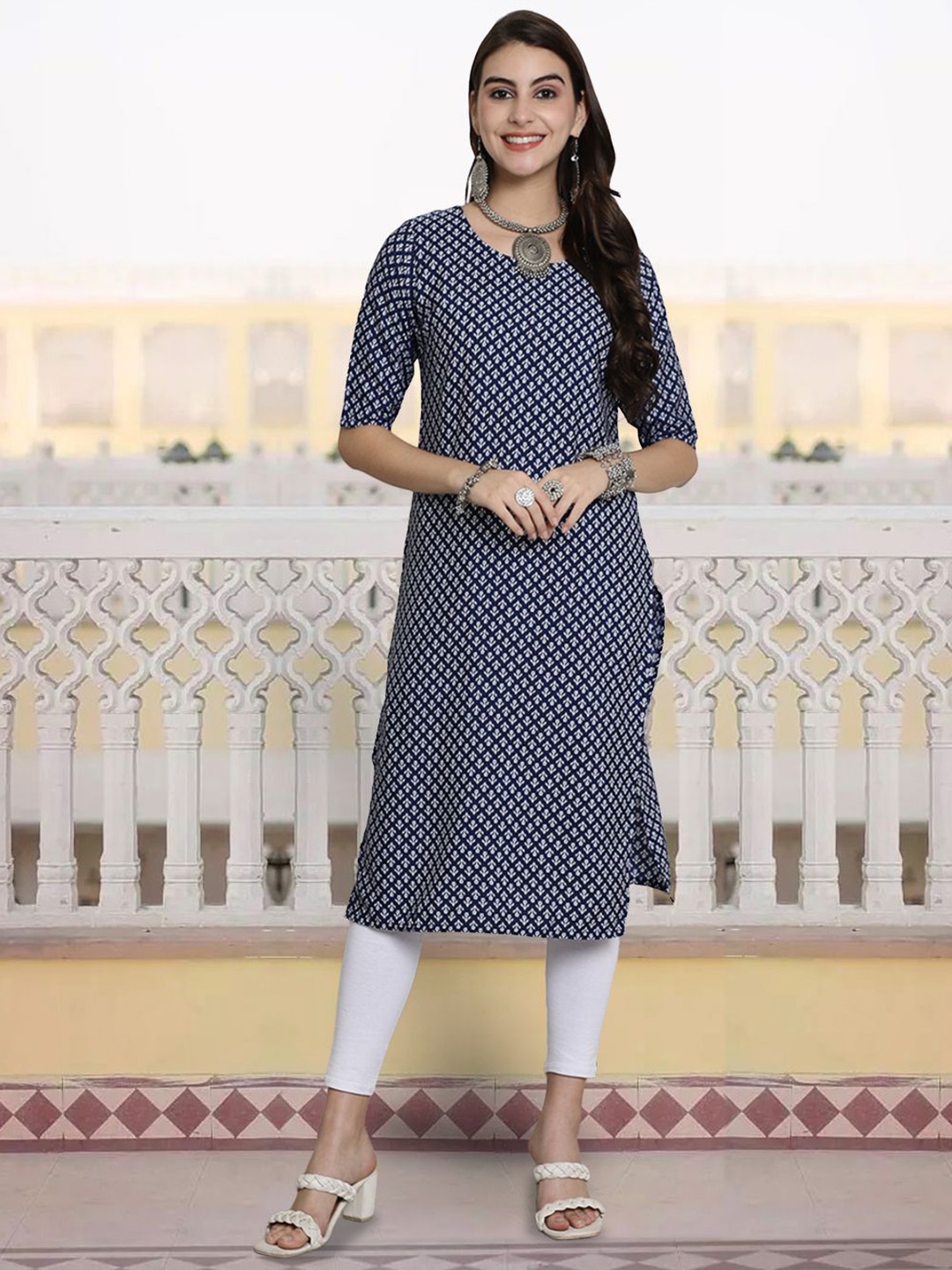 

7Threads Floral Printed Round Neck Straight Kurta, Navy blue