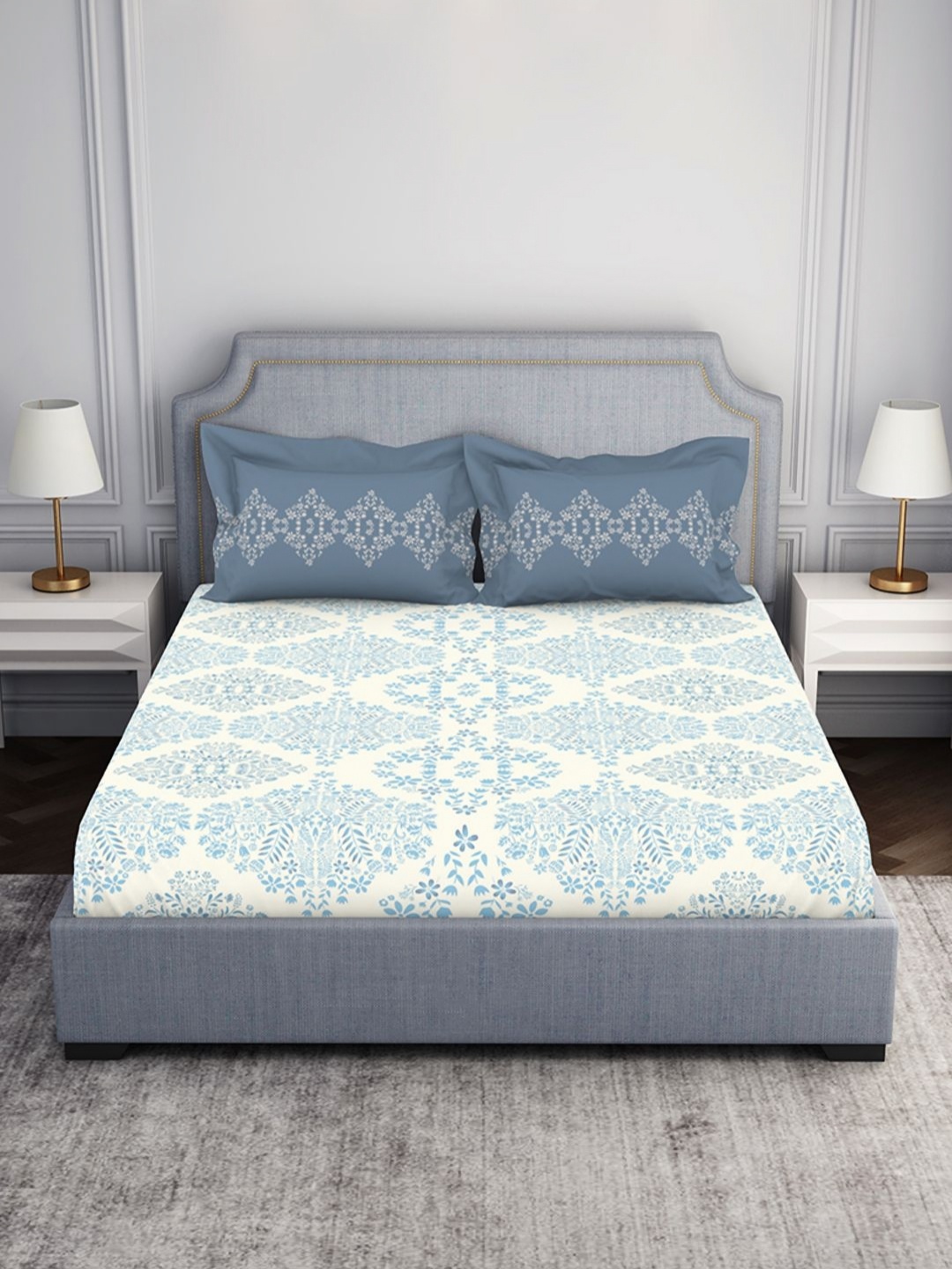 

SPACES Blue & White Floral 144 TC King Bedsheet with 2 Pillow Covers
