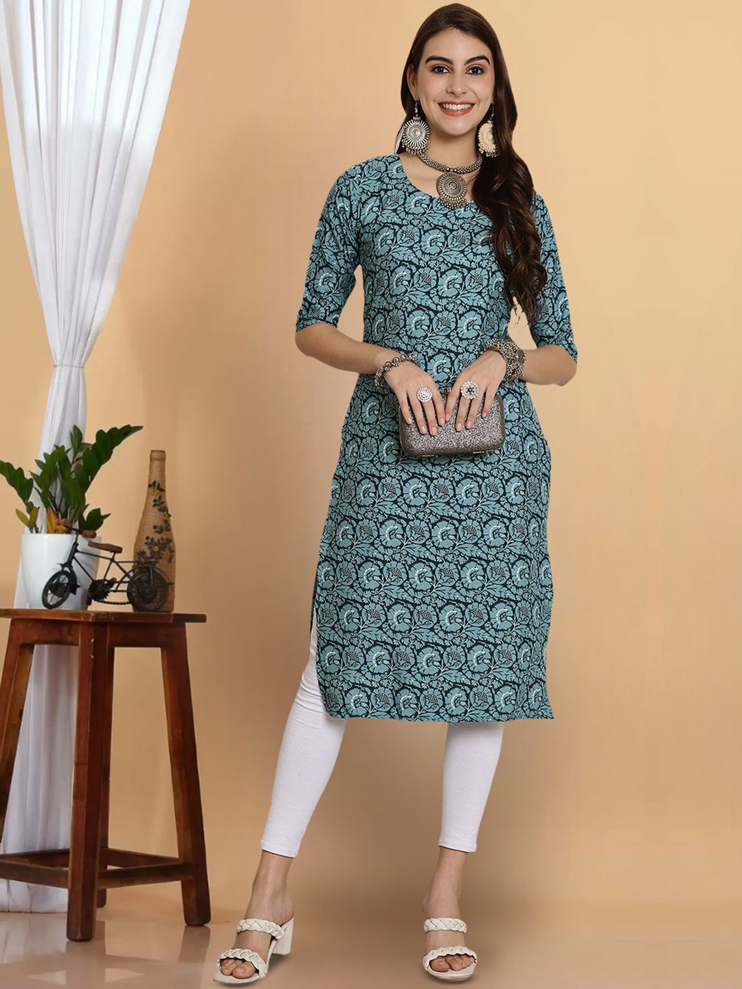 

7Threads Floral Printed Round Neck Straight Kurta, Blue