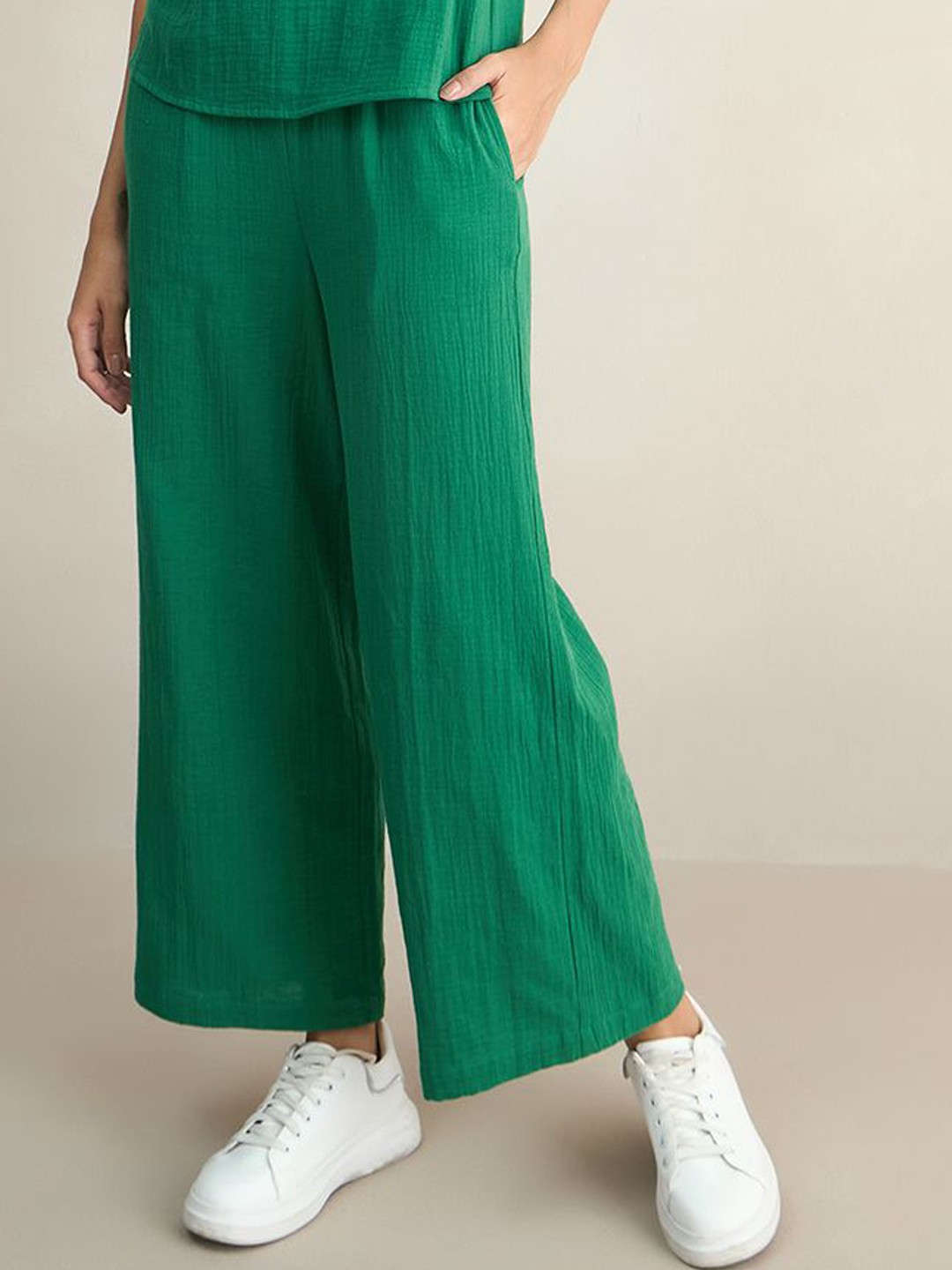 

FEMMELLA Shirt Collar Sleeveless Pure Cotton Top With Trouser, Green