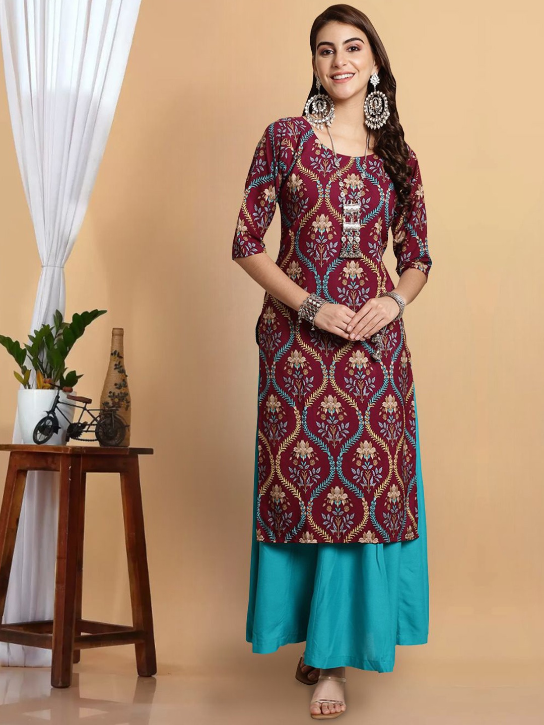 

7Threads Floral Printed Round Neck Straight Kurta, Maroon
