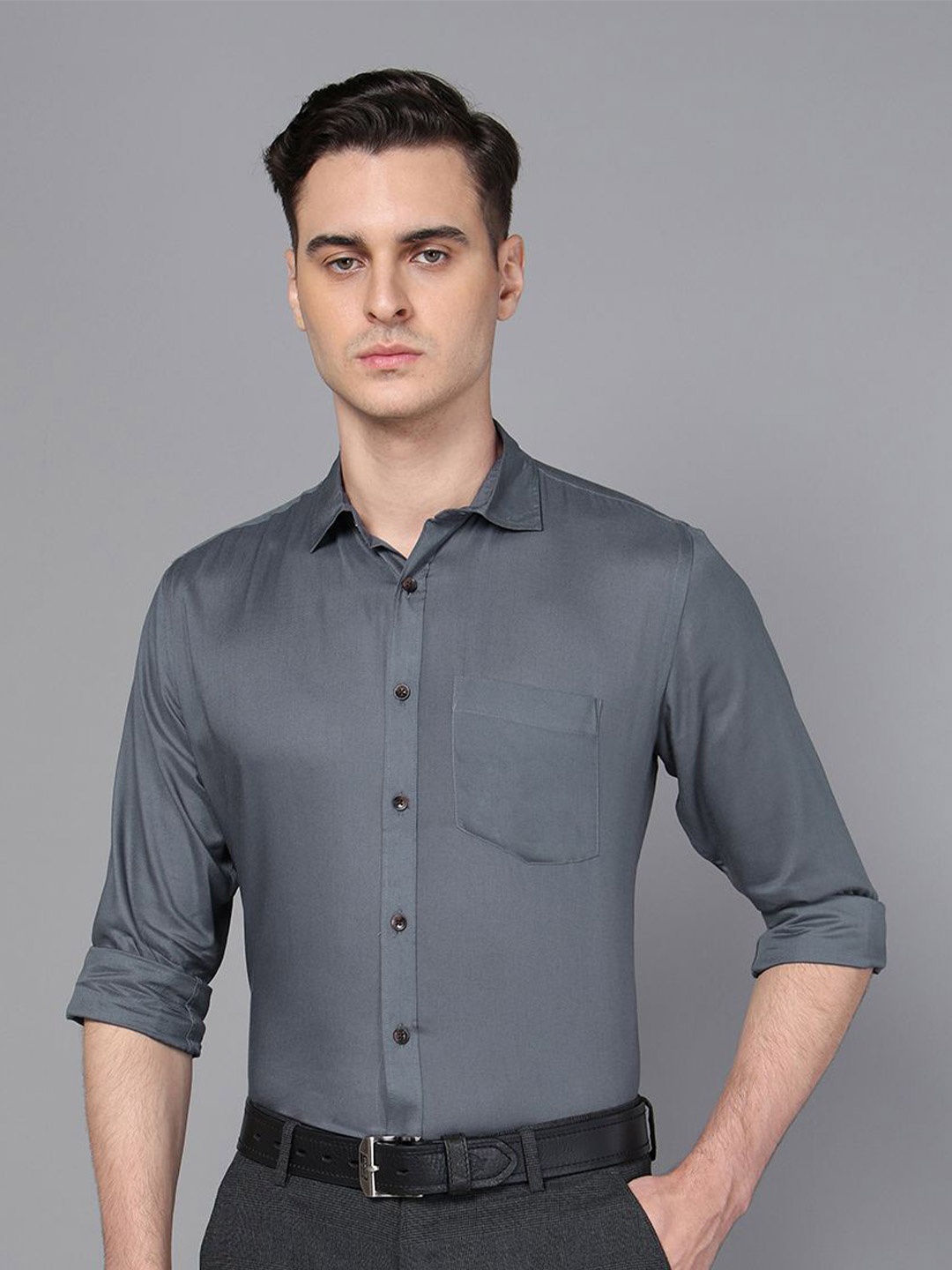 

DON VINO Men Spread Collar Solid Slim Fit Semiformal Shirt, Grey