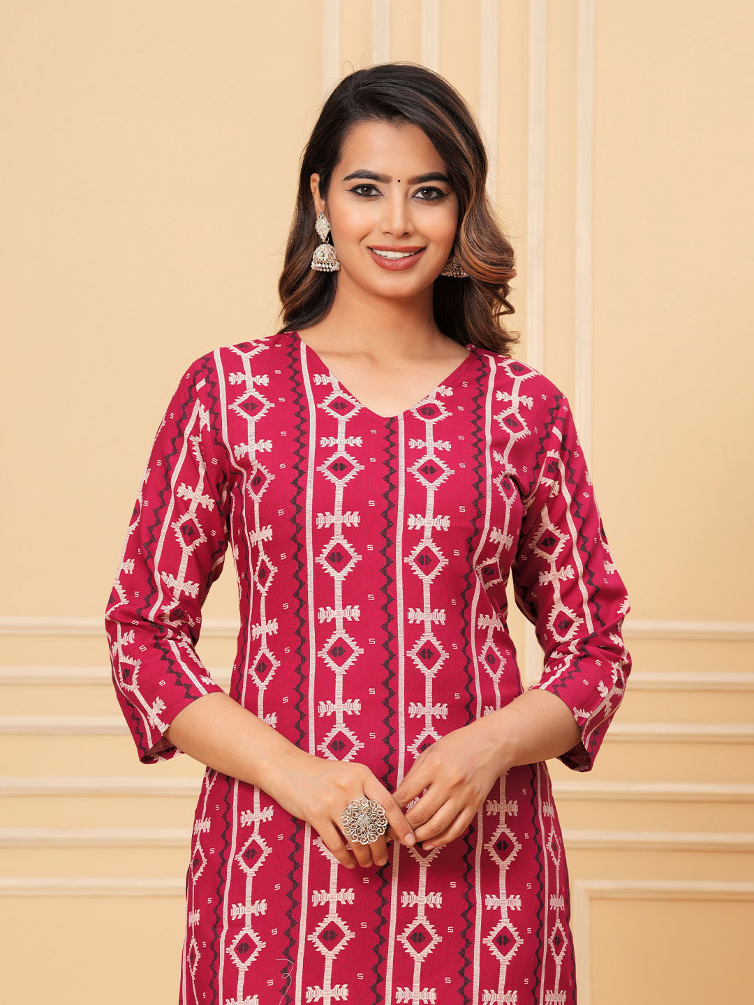 

CRENOL THREADS Women Geometric Printed Kurta, Red