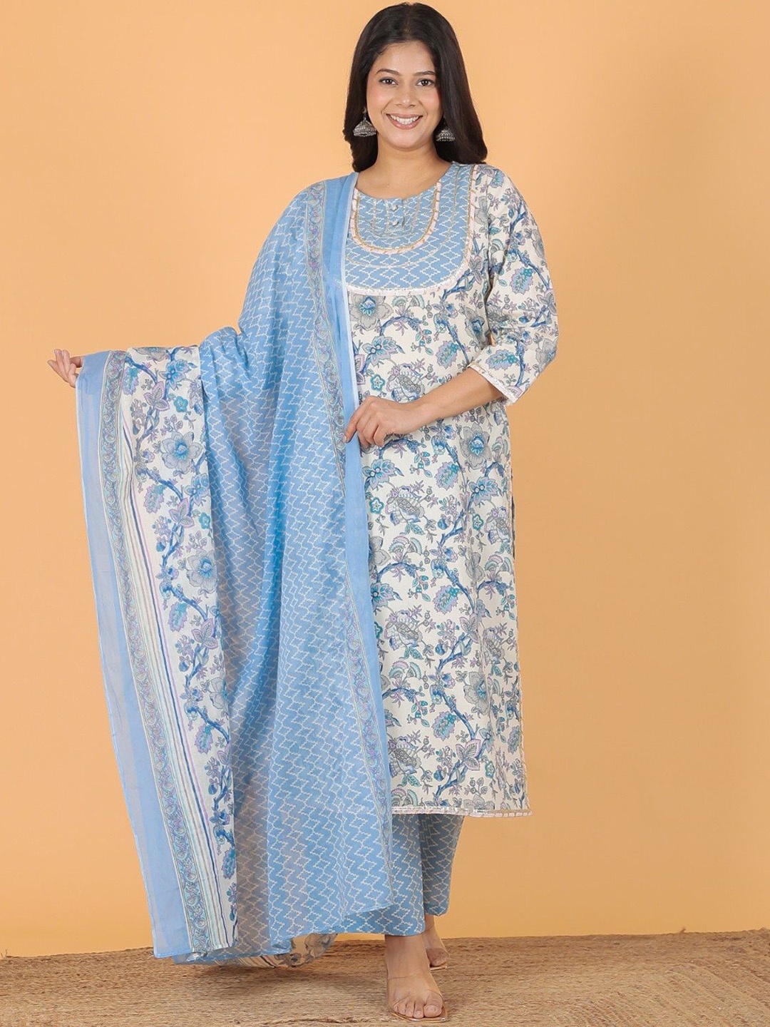 

Aramya Floral Printed Round Neck Gotta Patti Cotton Straight Kurta, Blue
