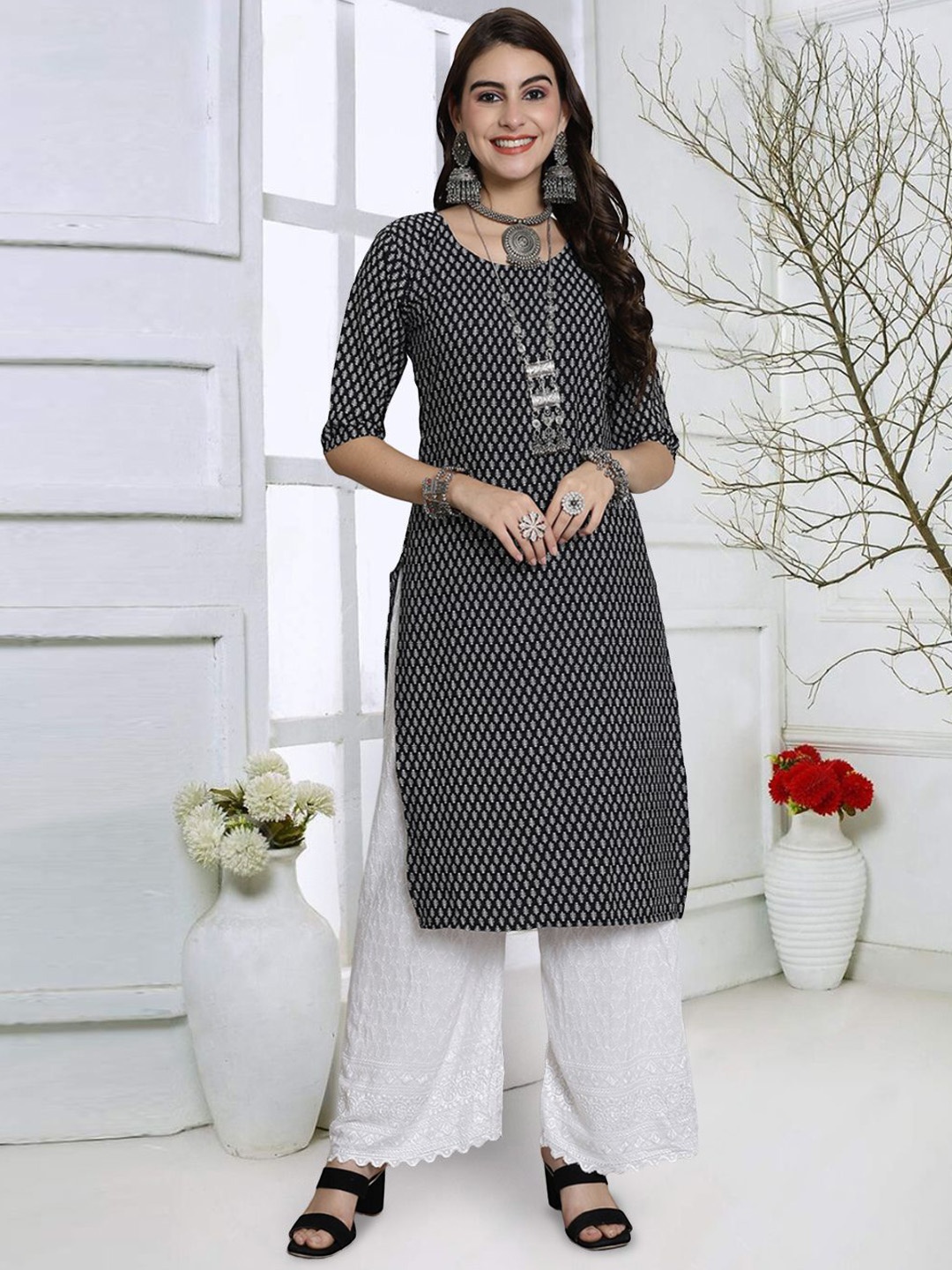 

7Threads Geometric Printed Round Neck Straight Kurta, Black