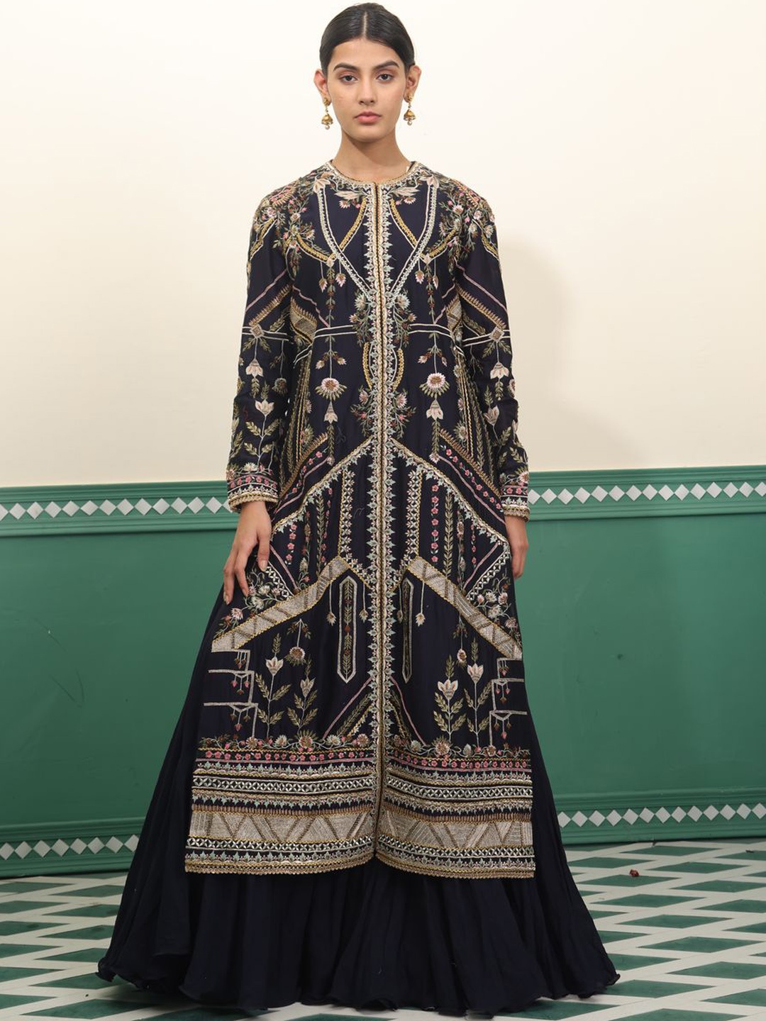 

SAMANT CHAUHAN Floral Embroidered Regular Thread Work Cotton Silk Kurta With Palazzo, Navy blue