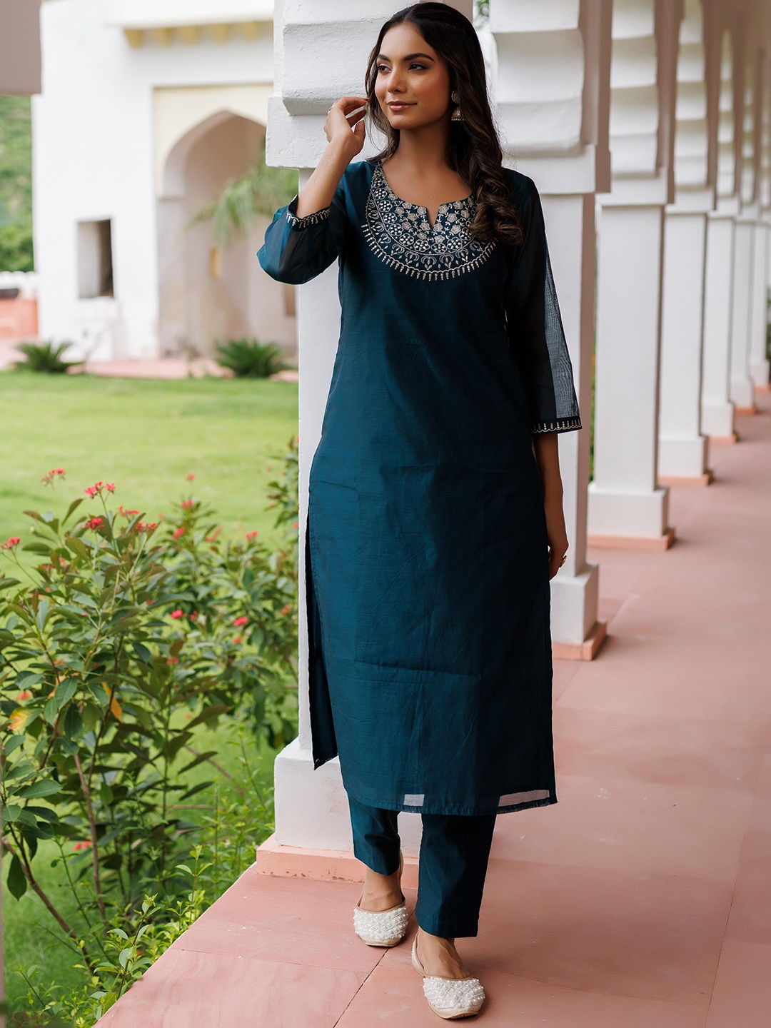 

Ragavi Floral Yoke Design Regular Thread Work Kurta With Trouser, Teal