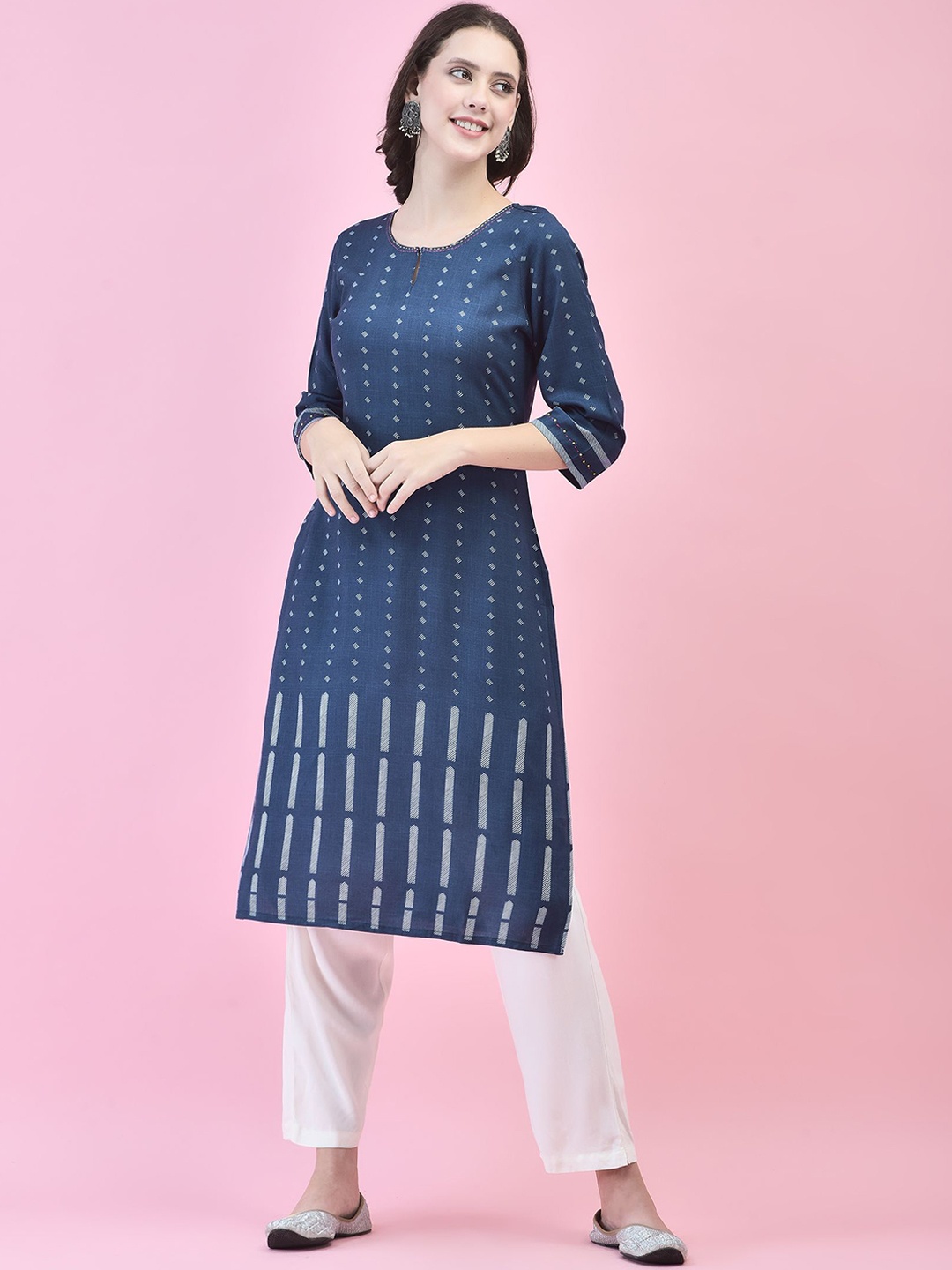 

Shree Geometric Printed Keyhole Neck Straight Kurta, Navy blue