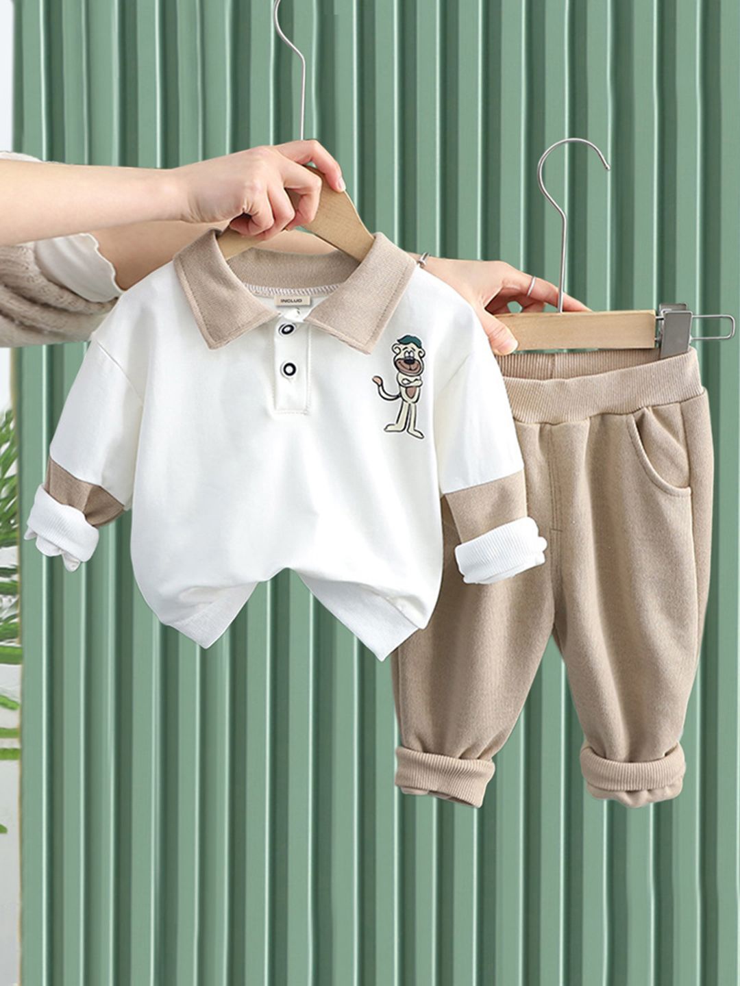 

INCLUD Boys Printed T-shirt with Trousers, White