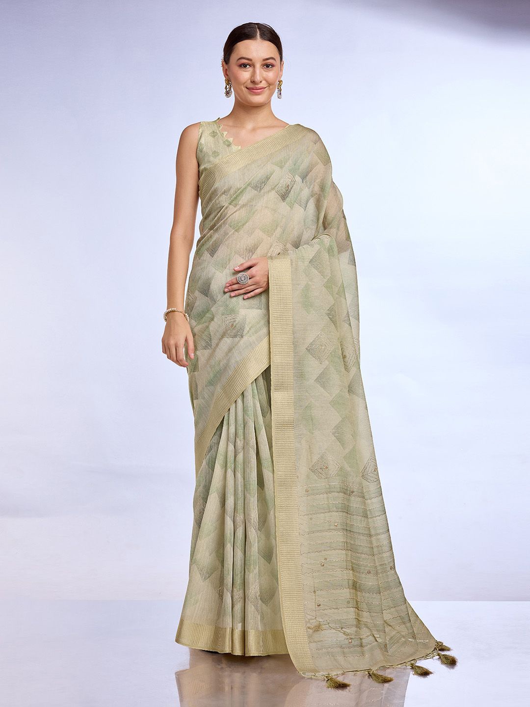 

Ishin Tissue Linen Saree, Green
