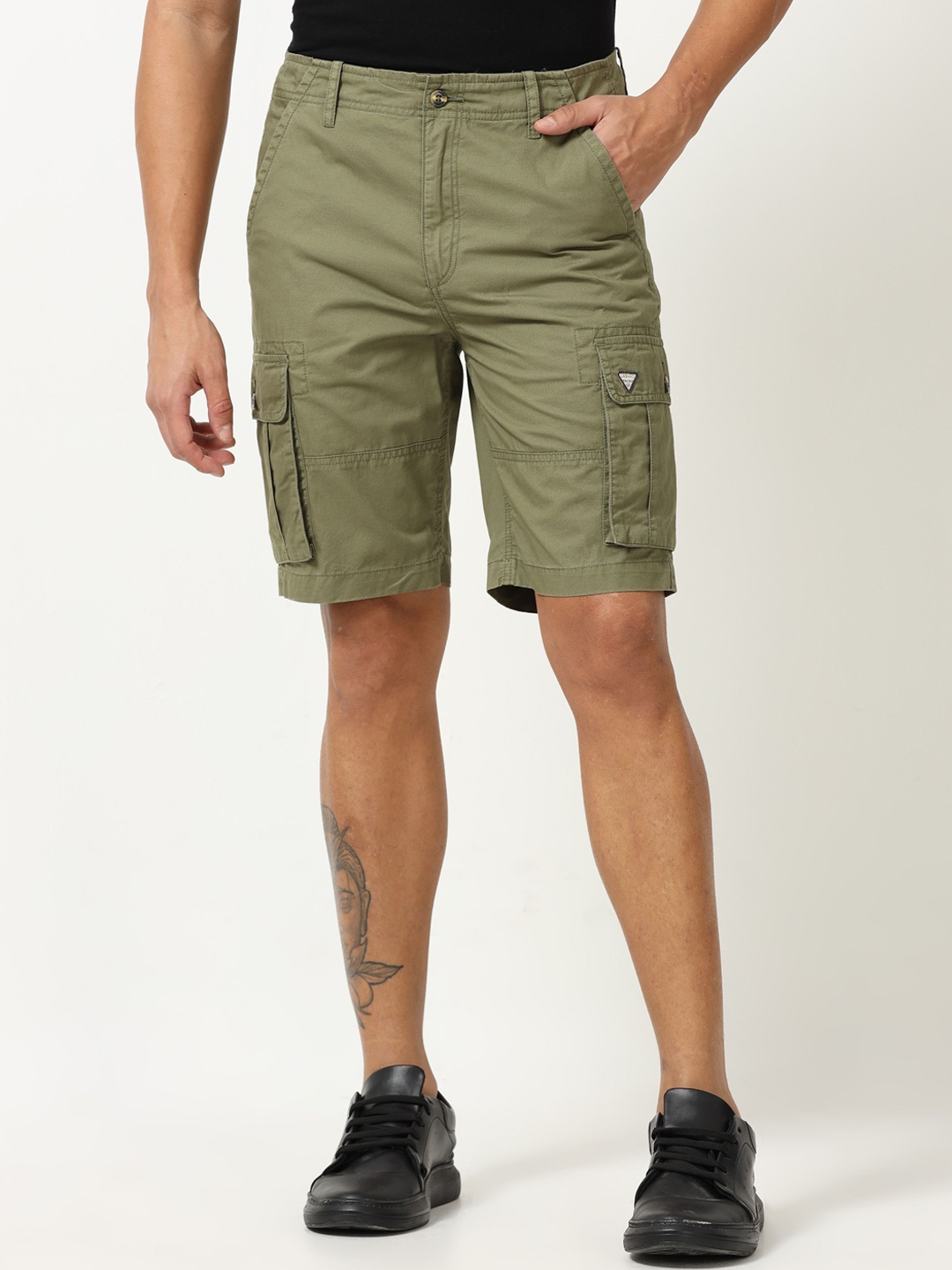 

URBARO Men Low-Rise Cargo Shorts, Olive