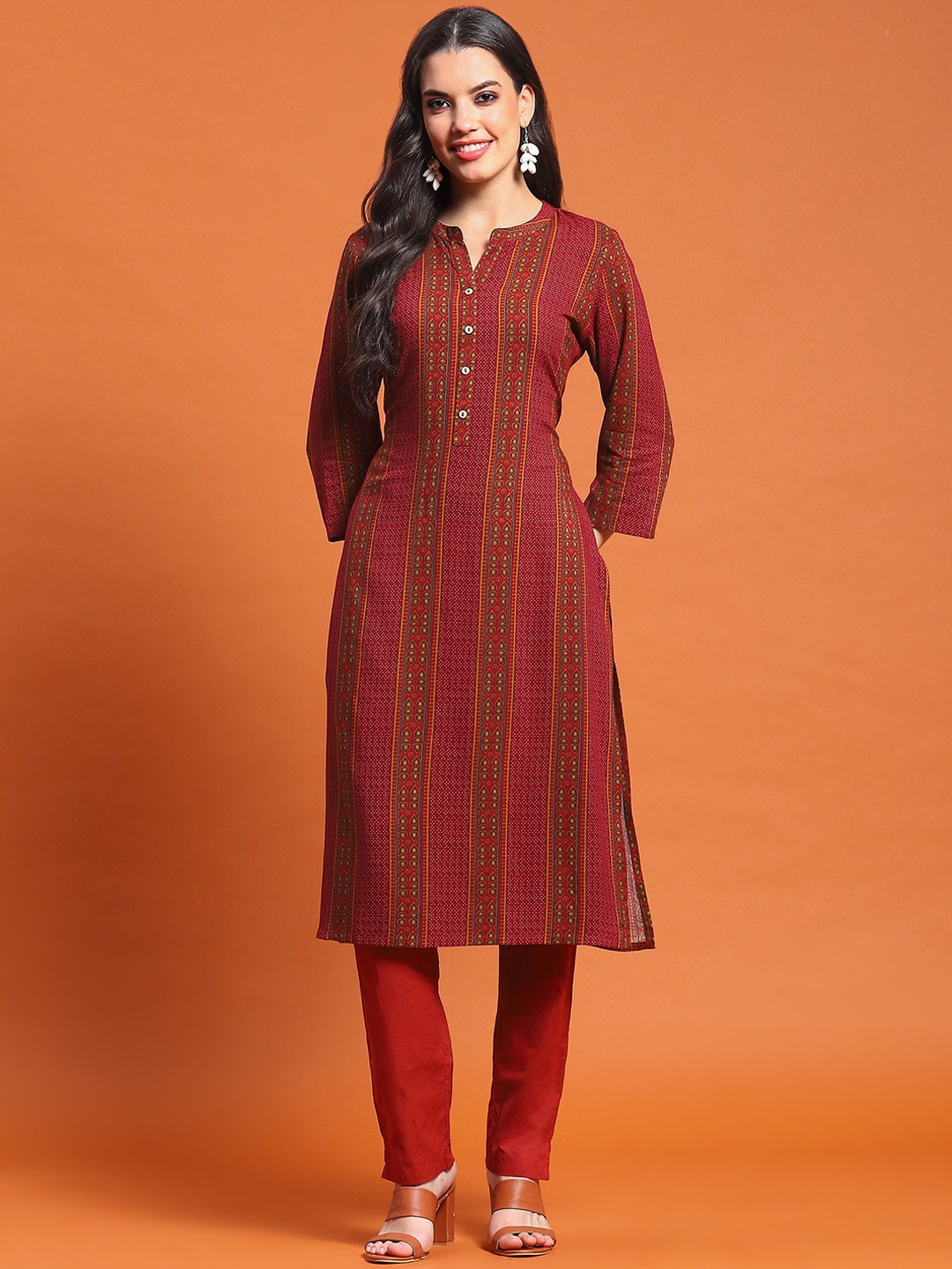 

Shree Ethnic Motifs Printed Mandarin Collar Straight Kurta, Maroon