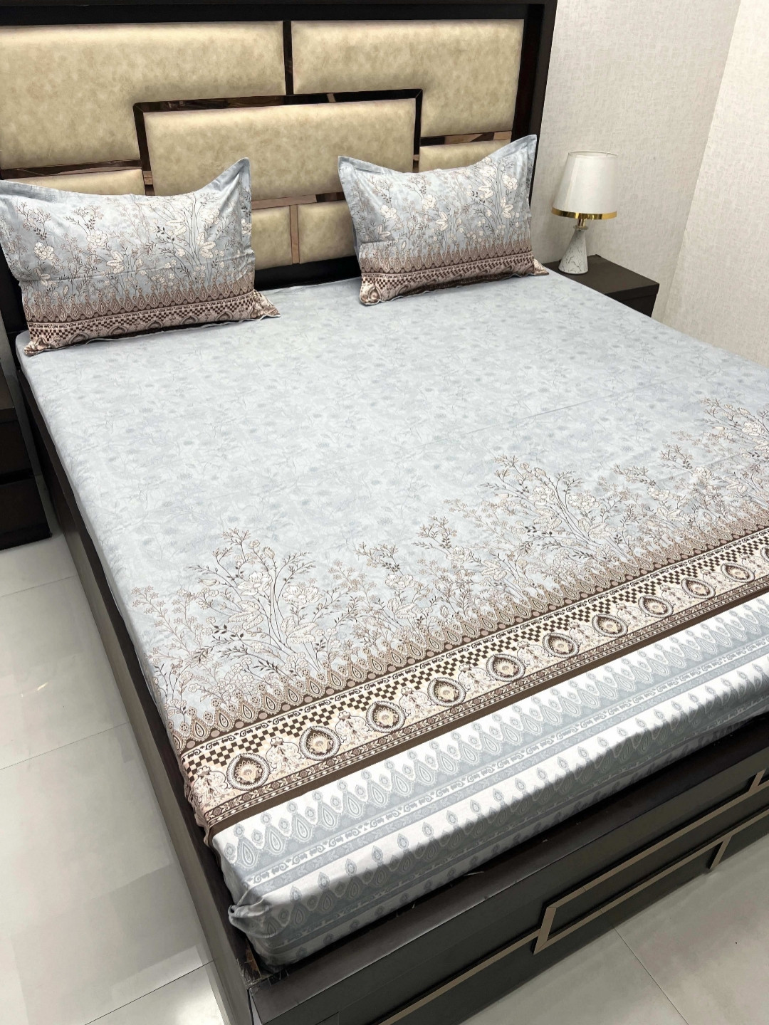 

Pure Decor Grey & Brown Floral 300 TC King Bedsheet with 2 Pillow Covers