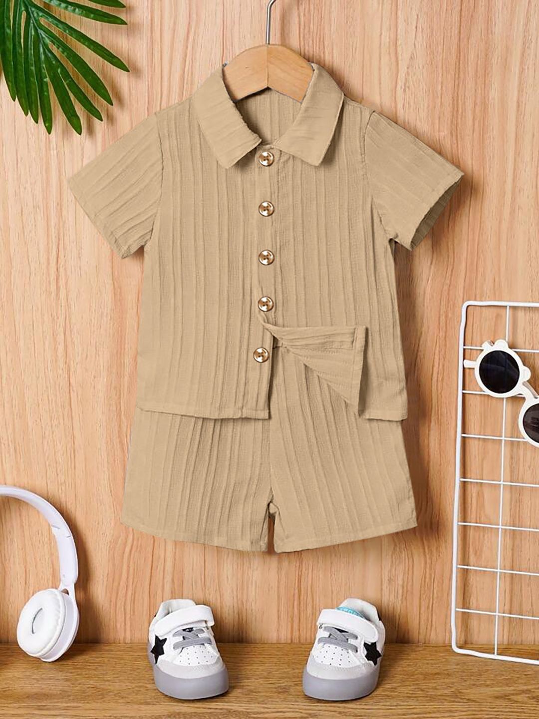 

OMPAX Shirt Collar Shirt & Shorts, Beige