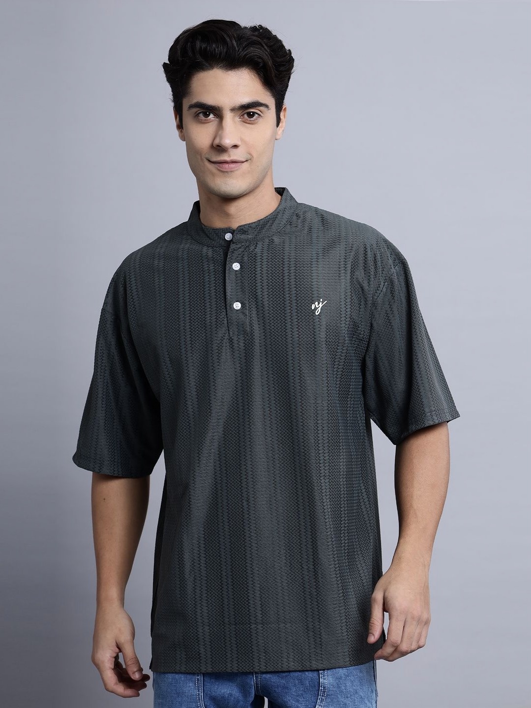 

N AND J Men Drop-Shoulder Sleeves Applique T-shirt, Olive