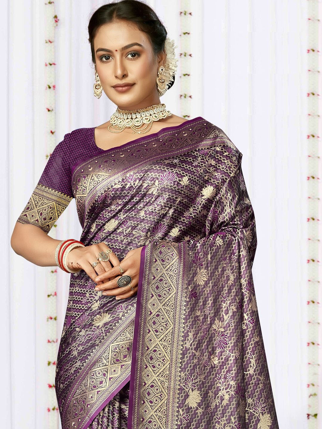 

Exclusiva Woven Design Zari Satin Saree, Lavender