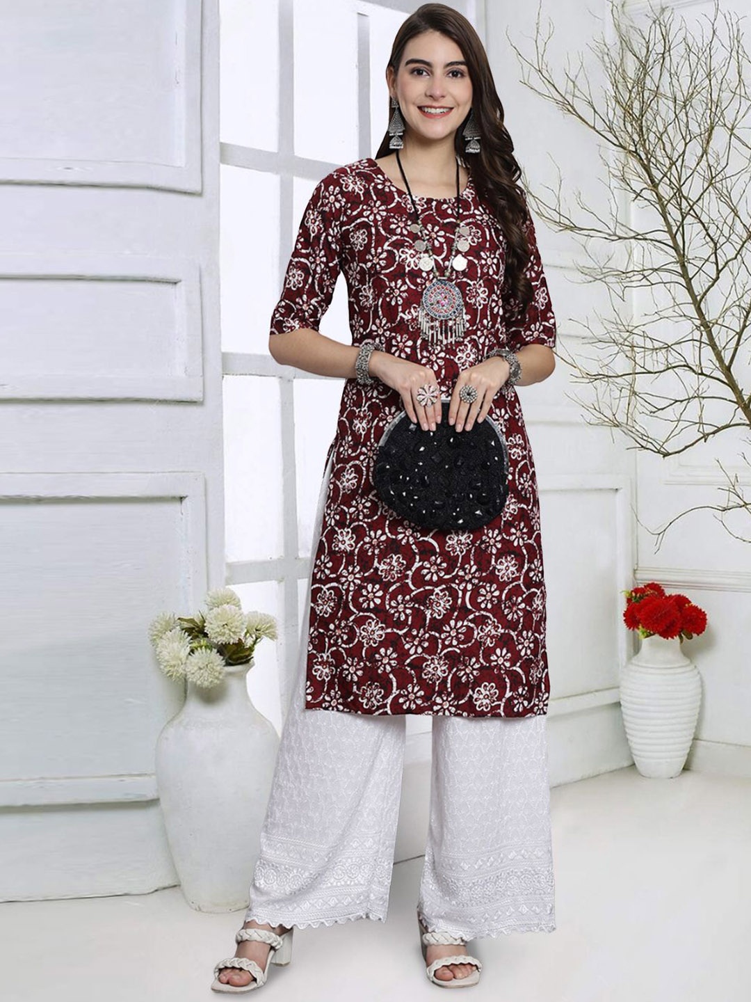 

7Threads Floral Printed Round Neck Straight Kurta, Maroon