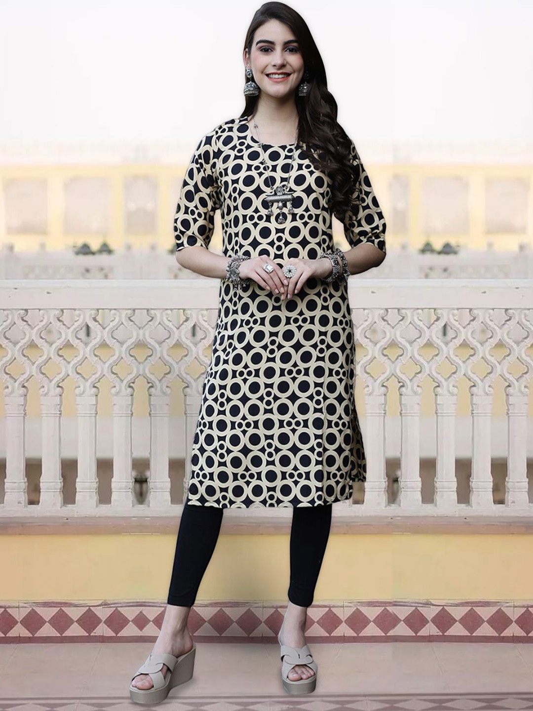 

7Threads Geometric Printed Round Neck Straight Kurta, Black