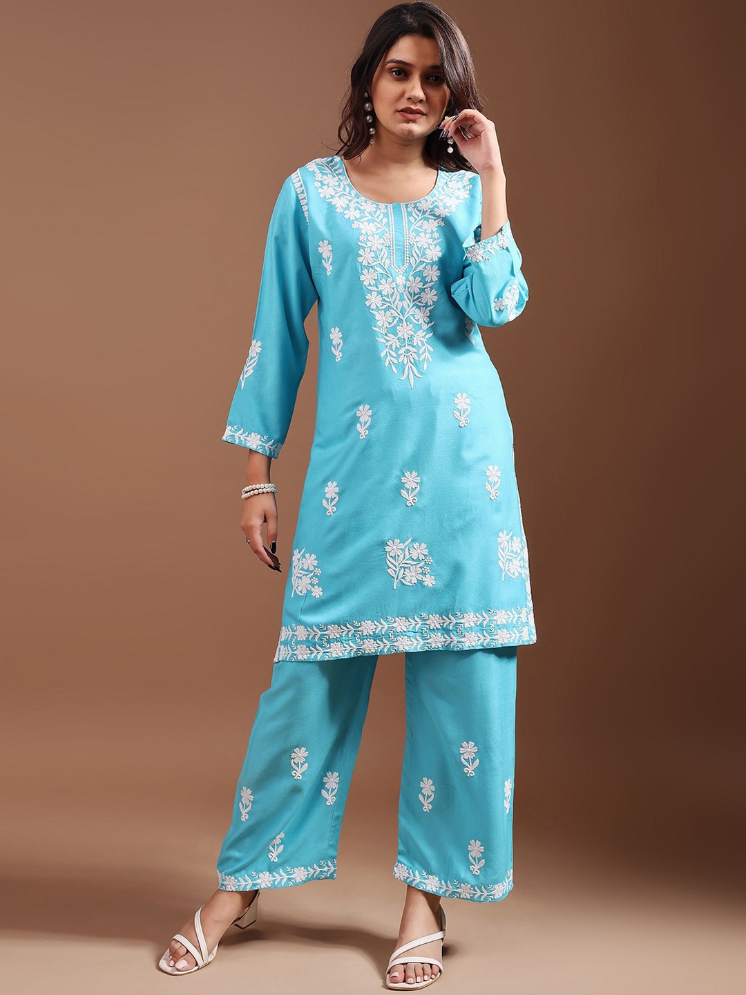 

GORGONE Women Floral Embroidered Regular Thread Work Kurta with Trousers, Blue