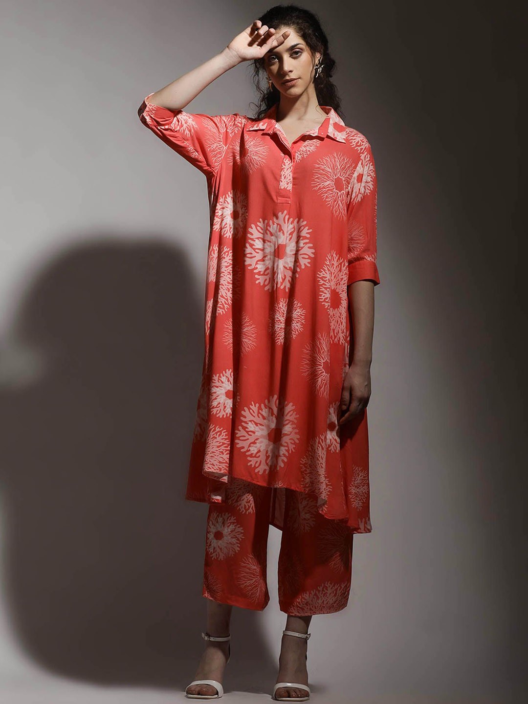 

Dora Dori Floral Printed Shirt Collar Relaxed Fit A-Line Kurta With Trousers, Coral